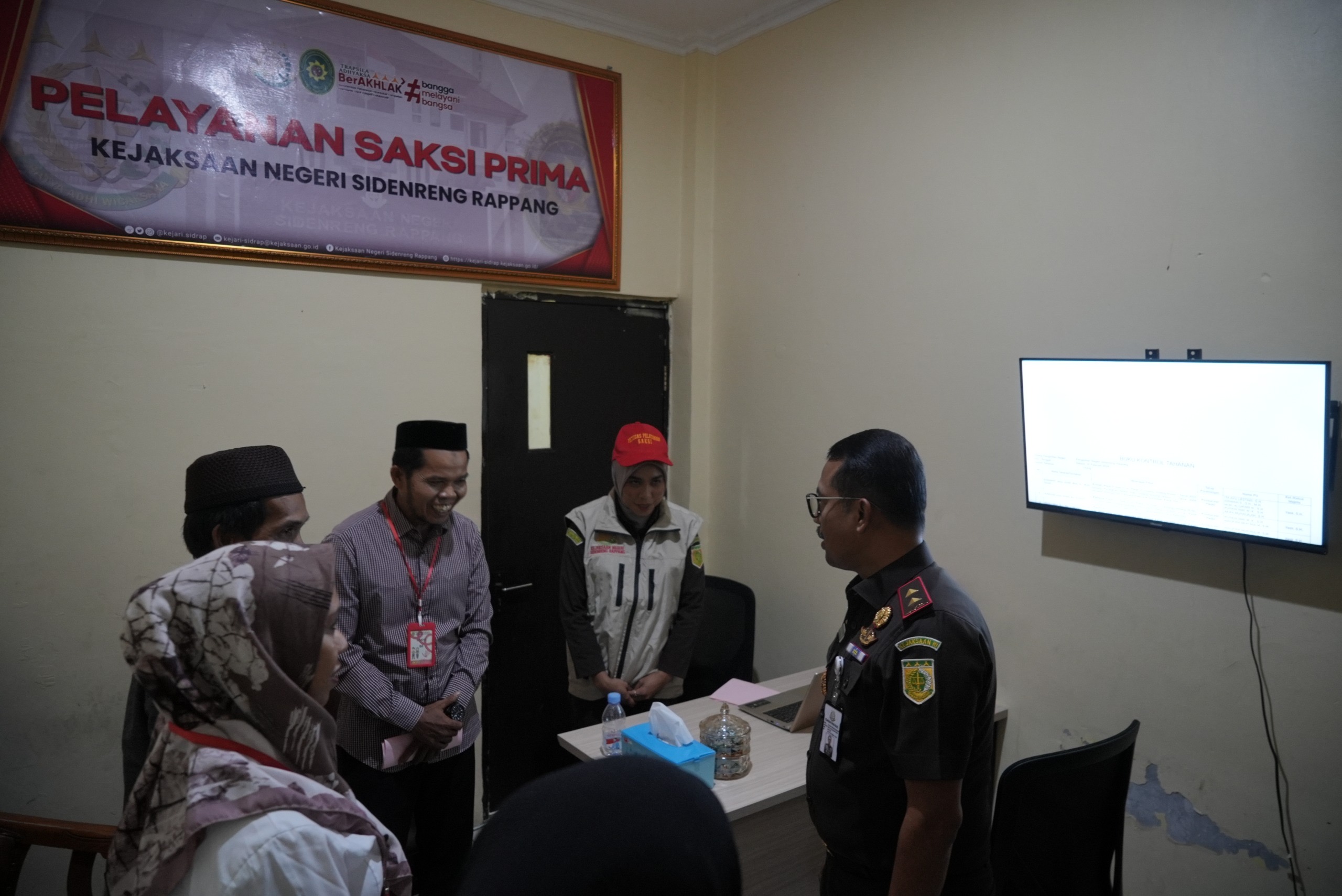 Pelayanan Saksi Prima Kejari Sidrap Disidak dan Mendapat Apresiasi Kajati Sulsel