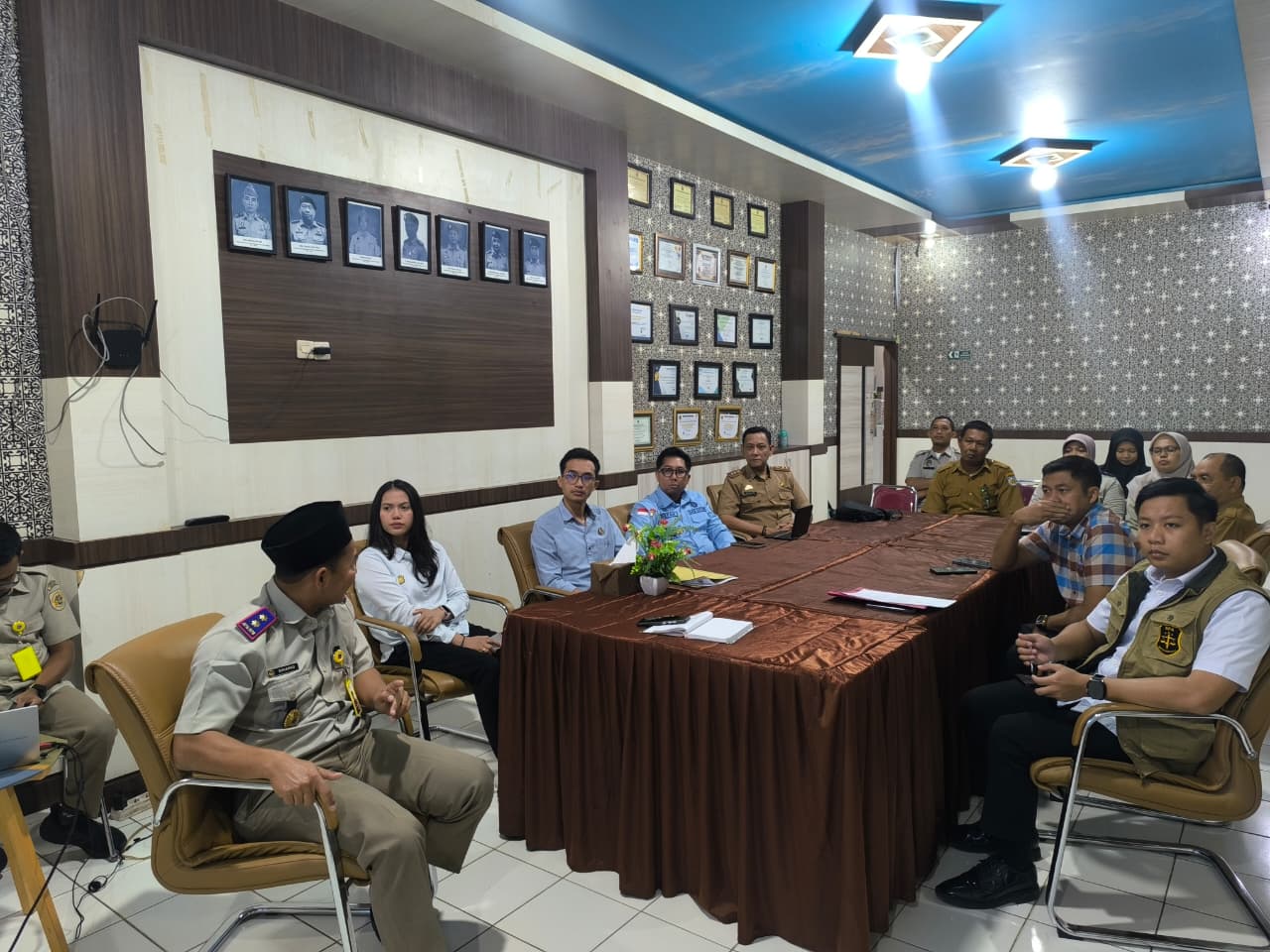 Rapat Gelar Khusus Tindak Lanjut Upaya Penyelesaian Permasalahan PTSL Tahun 2017