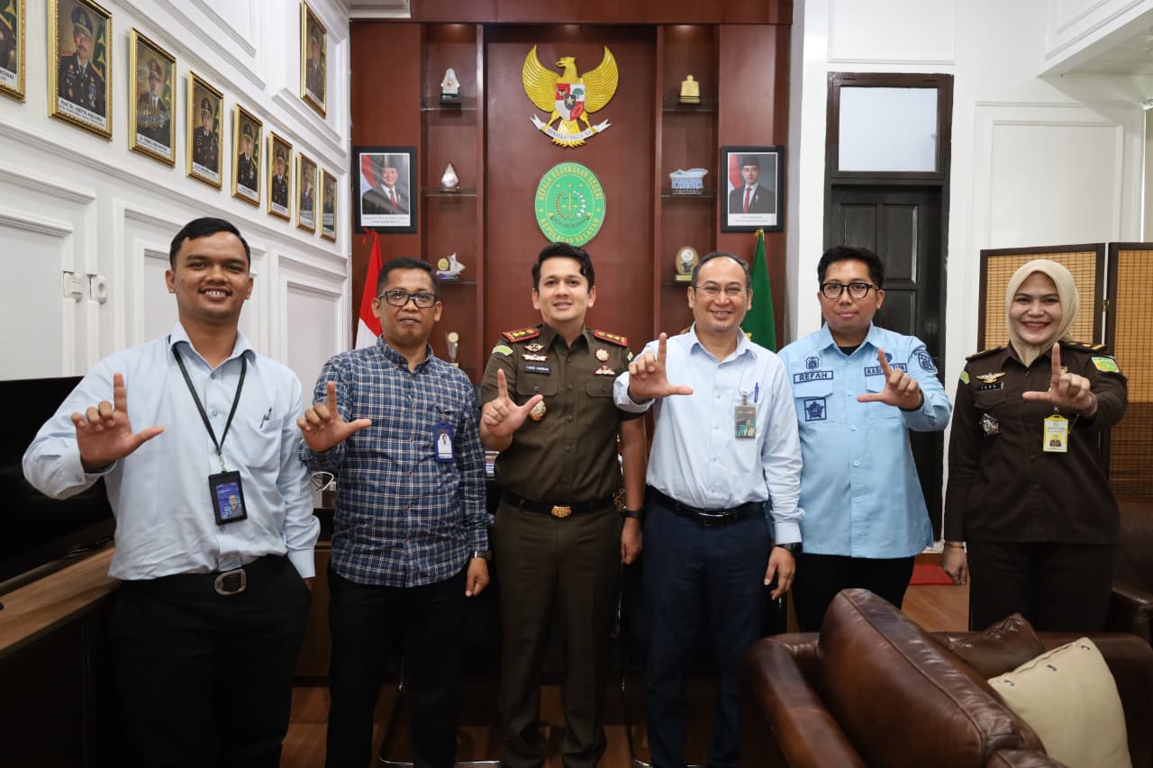 Kunjungan dan Silaturahmi  Pimpinan Cabang Bank Mandiri  Kabupaten Kepulauan Selayar  di Kejaksaan Negeri Kepulauan Selayar