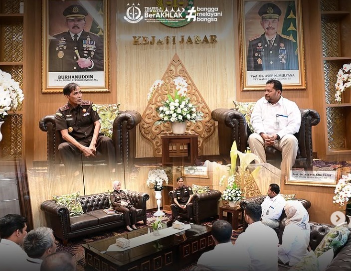 Kajati Jabar Terima Audiensi dari Pemimpin Wilayah Perum Bulog Kanwil Jabar Perkuat Sinergi Pengamanan dan Ketahanan Pangan