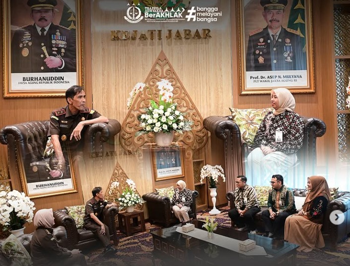 Perkuat Kolaborasi Kelembagaan Kajati Jabar Terima Audiensi dari BSI Regional CEO Region 6 Bandung