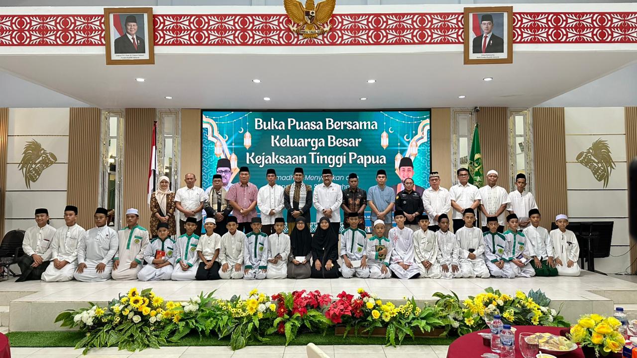 Kejati Papua Gelar Buka Puasa Bersama Santri Pondok Pesantren Darul Quran Dakwah Argapura