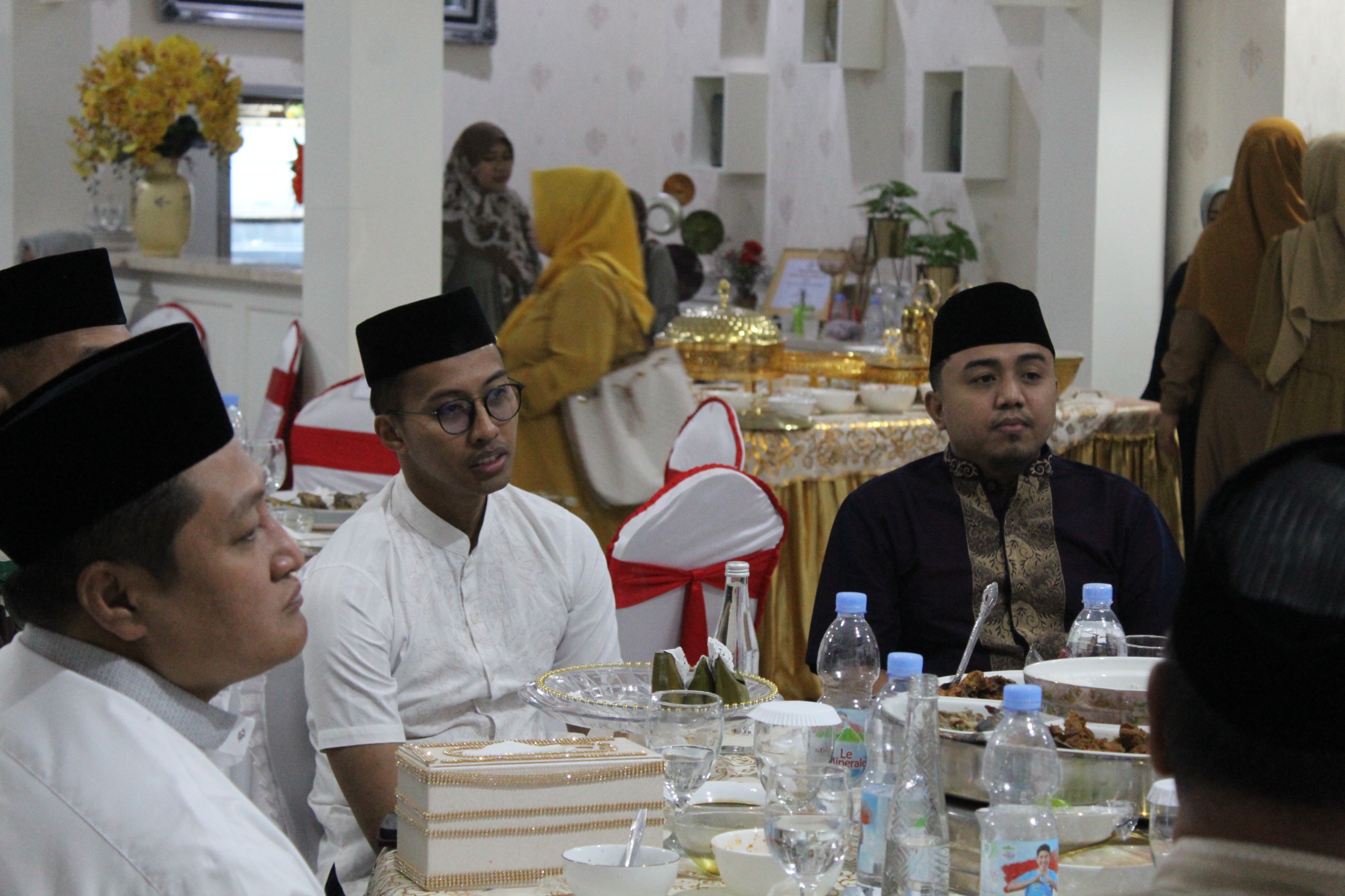 Kasi Intel dan Kasi Pidum Kejari Kepulaun Selayar Hadiri Silaturrahmi dan Buka Puasa Bersama  Di Rujab Bupati Kepulauan Selayar