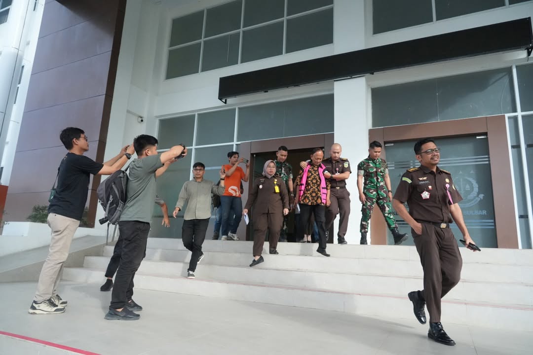 Press Release Penetapan 1 Orang Tersangka Dalam Perkaradugaan Tindak Pidana Korupsi Dalam Pengelolaan Keuangan Dana Perumda Aneka Usaha Majene Tahun Anggaran 2022 Sampai Dengan 2024