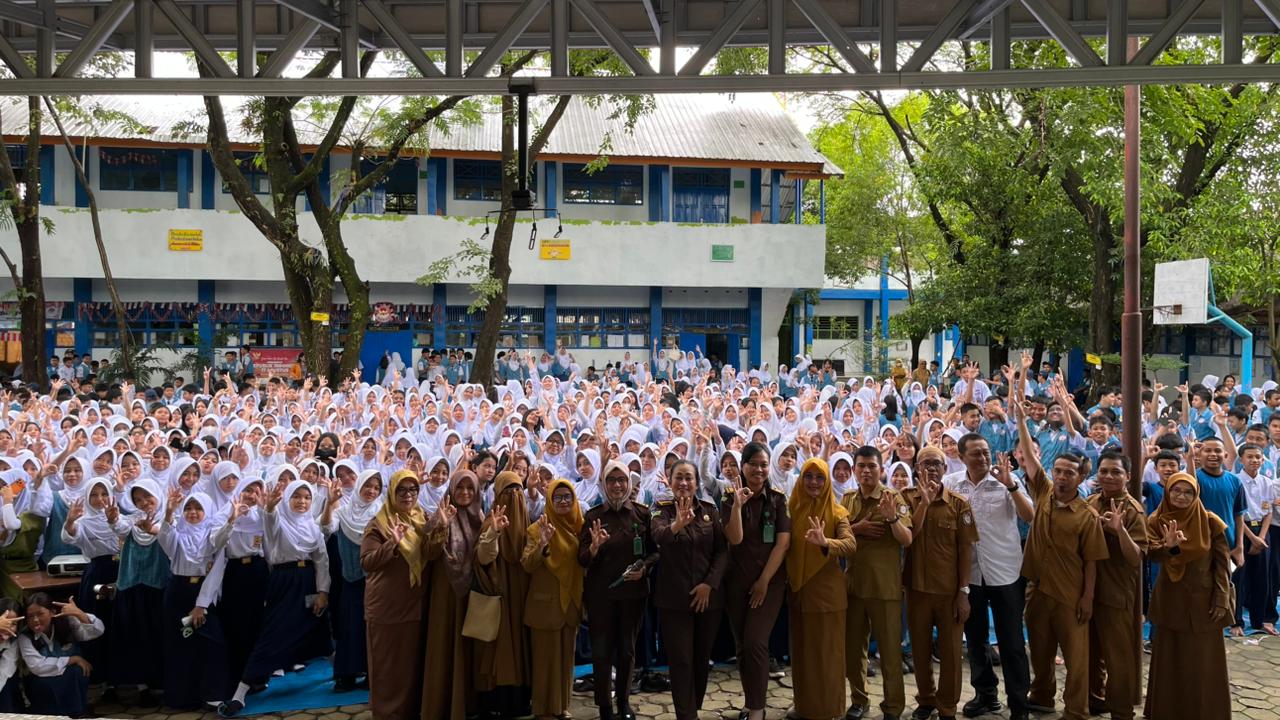 Cegah Kenakalan Remaja Kejati Sulsel Gelar Program Jaksa Masuk Sekolah di SMPN 30 Makassar