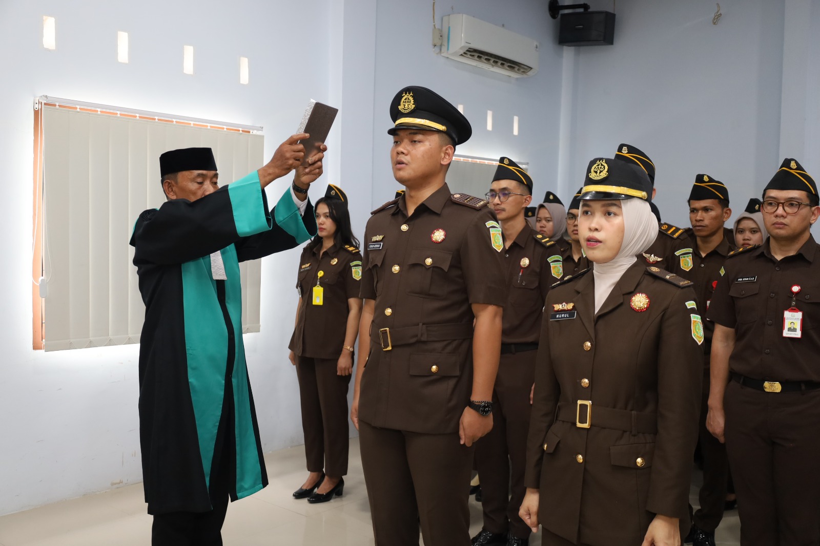 Kajari Kepulauan Selayar Lantik 2 Eselon V di lingkungan Kejaksaan Negeri Kepulauan Selayar