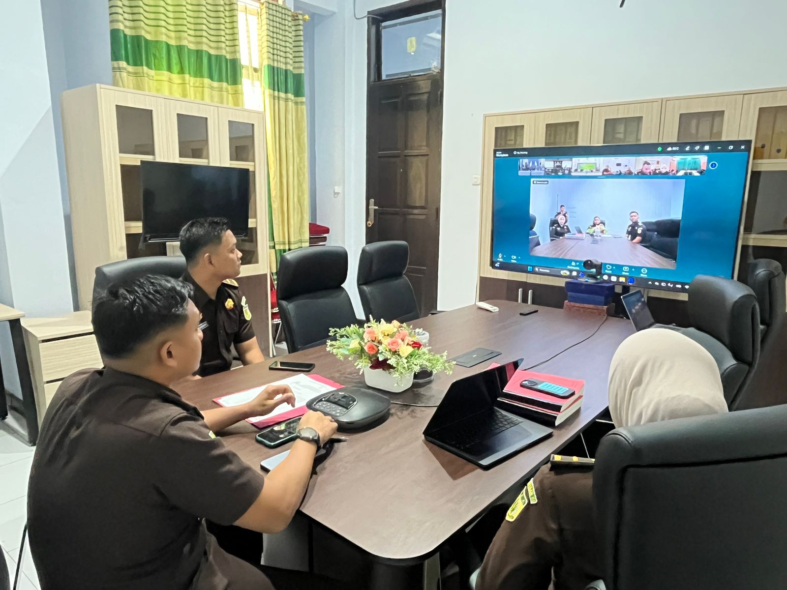 Video Conference Monitoring dan Evaluasi Capaian Kinerja Penanganan Perkara Tindak Pidana Khusus di Wilayah Hukum  Kejaksaan Tinggi Sulawesi Selatan