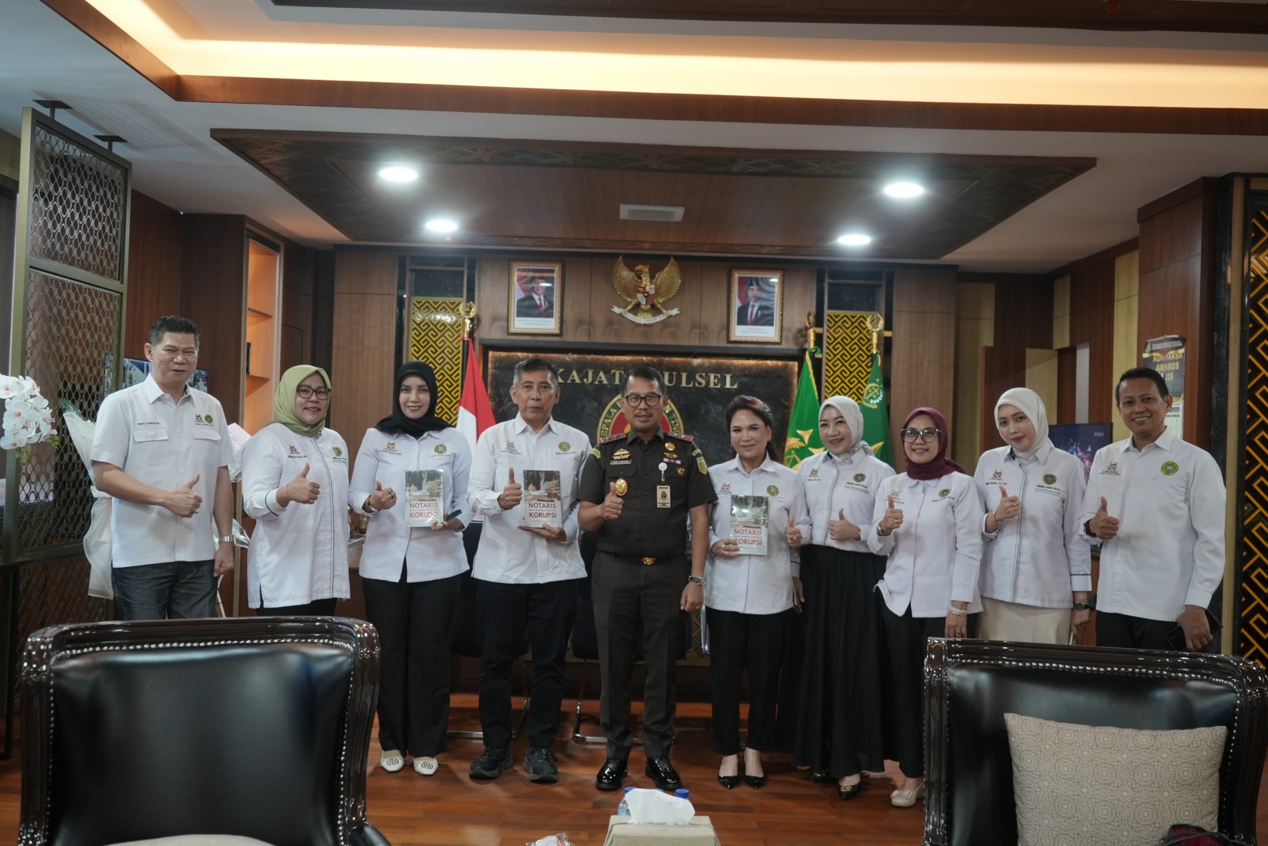 Kajati Sulsel Didik Farkhan Terima Kunjungan Pengwil INI Sulsel Bahas Rencana Peluncuran Buku Notaris dan Modus Korupsi