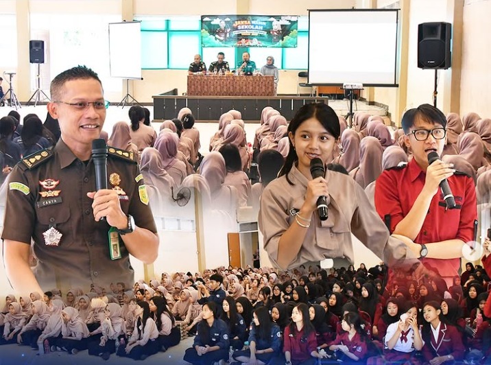Kejati Jabar Perkuat Literasi Hukum Melalui Jaksa Masuk Sekolah di SMKS 1 Sangkuriang Kota Cimahi