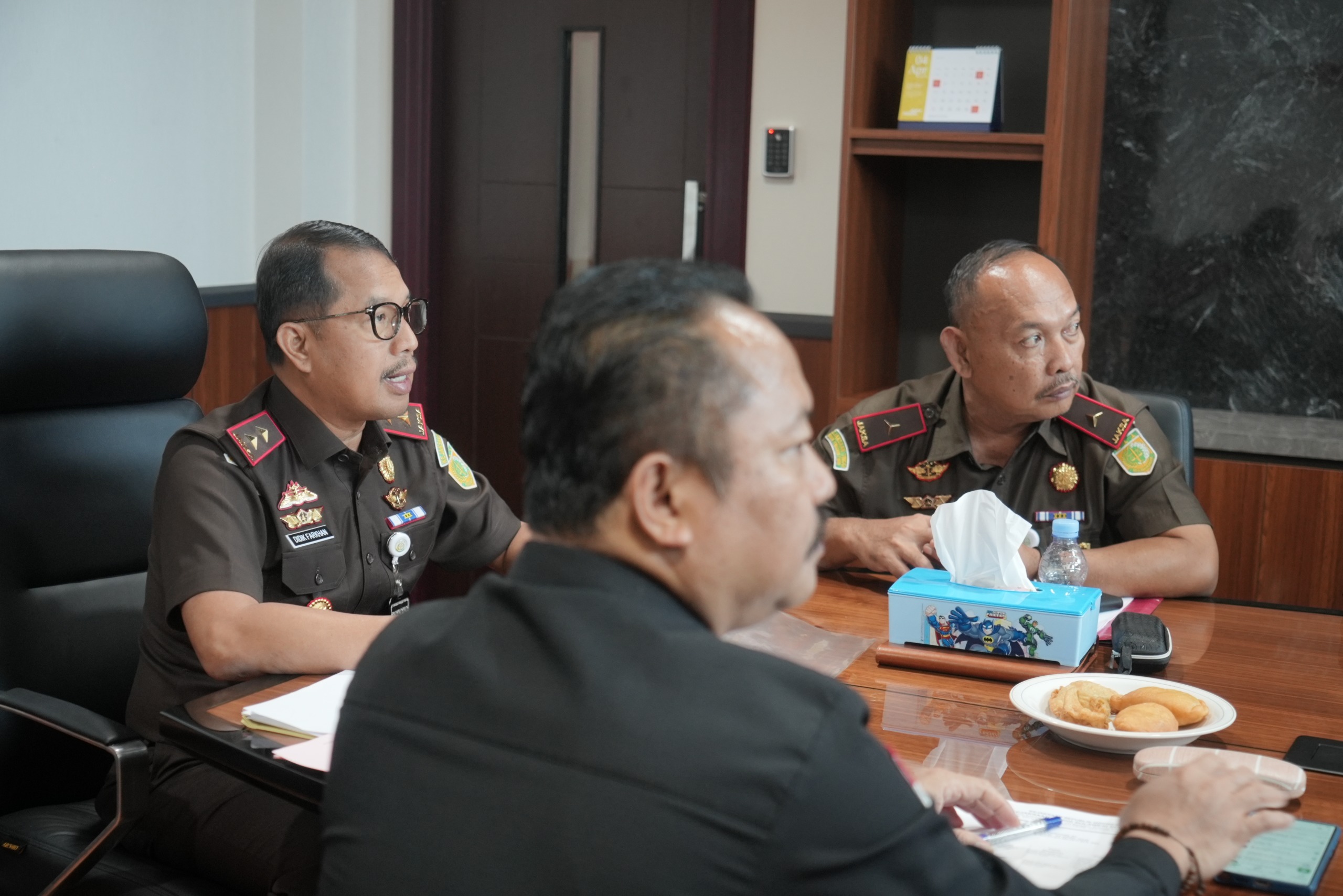 Pertimbangkan Hubungan Keluarga dan Masa Depan Anak Kejati Sulsel Hentikan Penuntutan Perkara Penganiayaan Mahasiswa di Bone melalui RJ