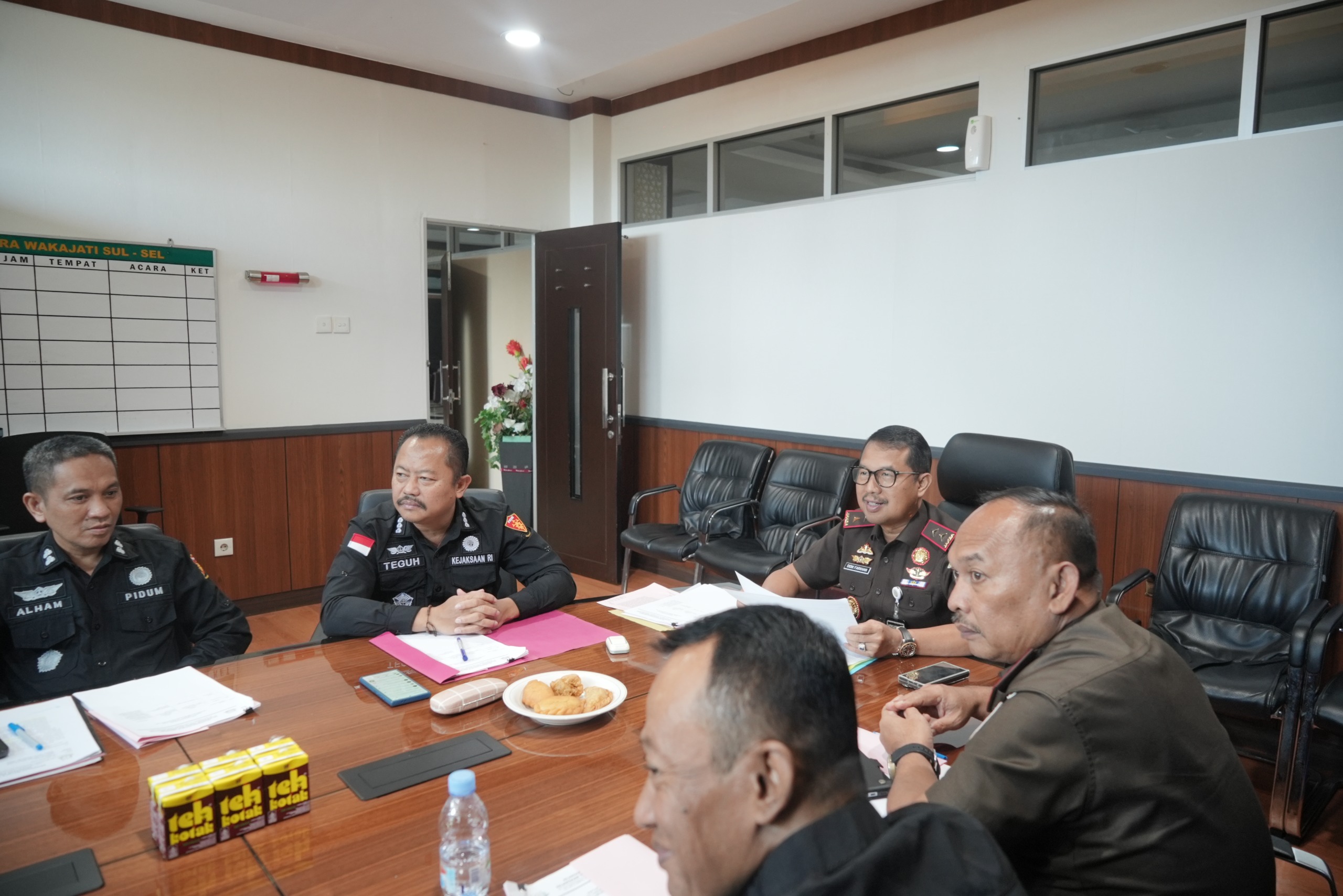 Damai di Tengah Duka Kajati Sulsel Didik Farkhan Kabulkan Restorative Justice Kasus Penganiayaan Kakak Beradik di Jeneponto