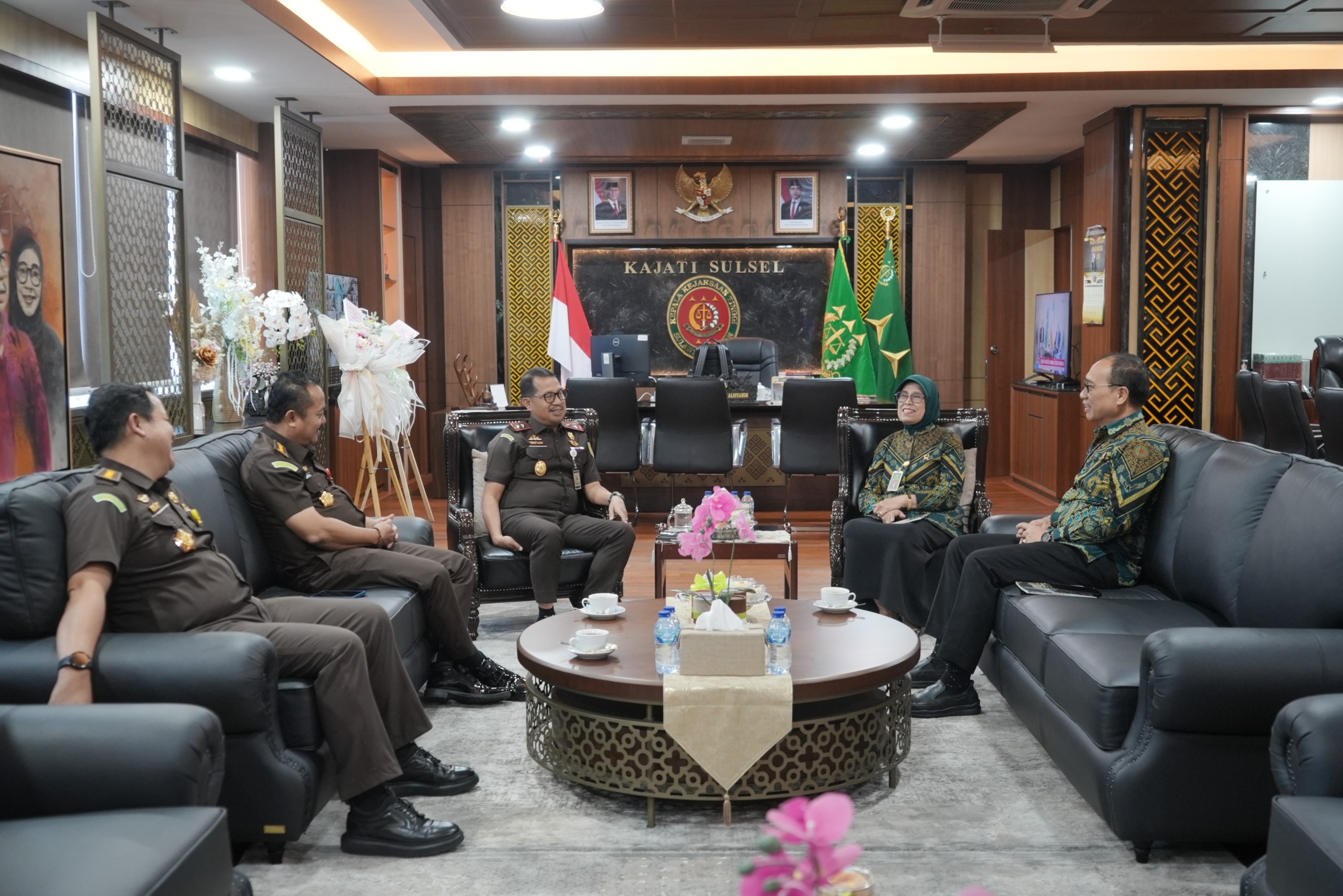 Warisan Layanan Saksi Prima Kunci Eratnya Hubungan Kajati Sulsel Didik Farkhan dan Ketua Pengadilan Tinggi Makassar