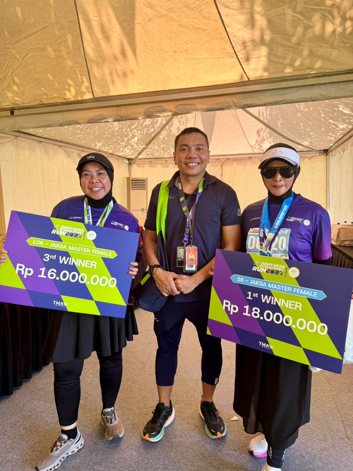Dua Srikandi Adhyaksa Runners Kejati Sulsel Sabet Juara Adhyaksa International Run 2026 di Bali