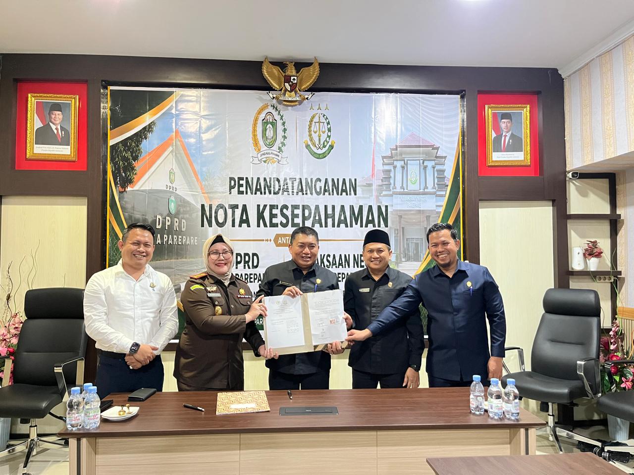 Sinergi Penegakan Hukum DPRD Kota Parepare dan Kejaksaan Negeri Parepare Teken MoU Bidang Datun