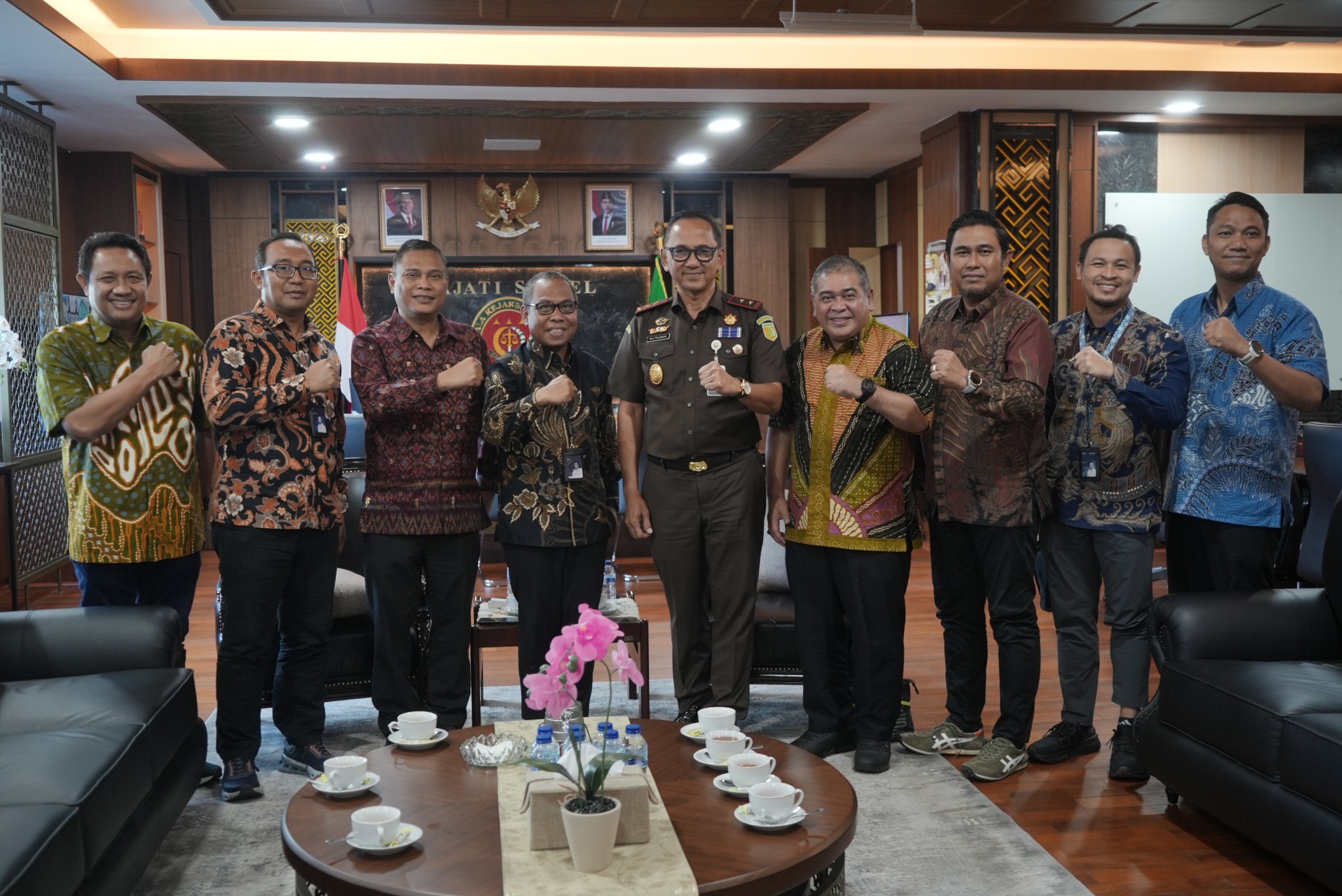 Kajati Sulsel Sila Pulungan Terima Kunjungan Silaturahmi dan Koordinasi Group Head Hukum PT Pelindo