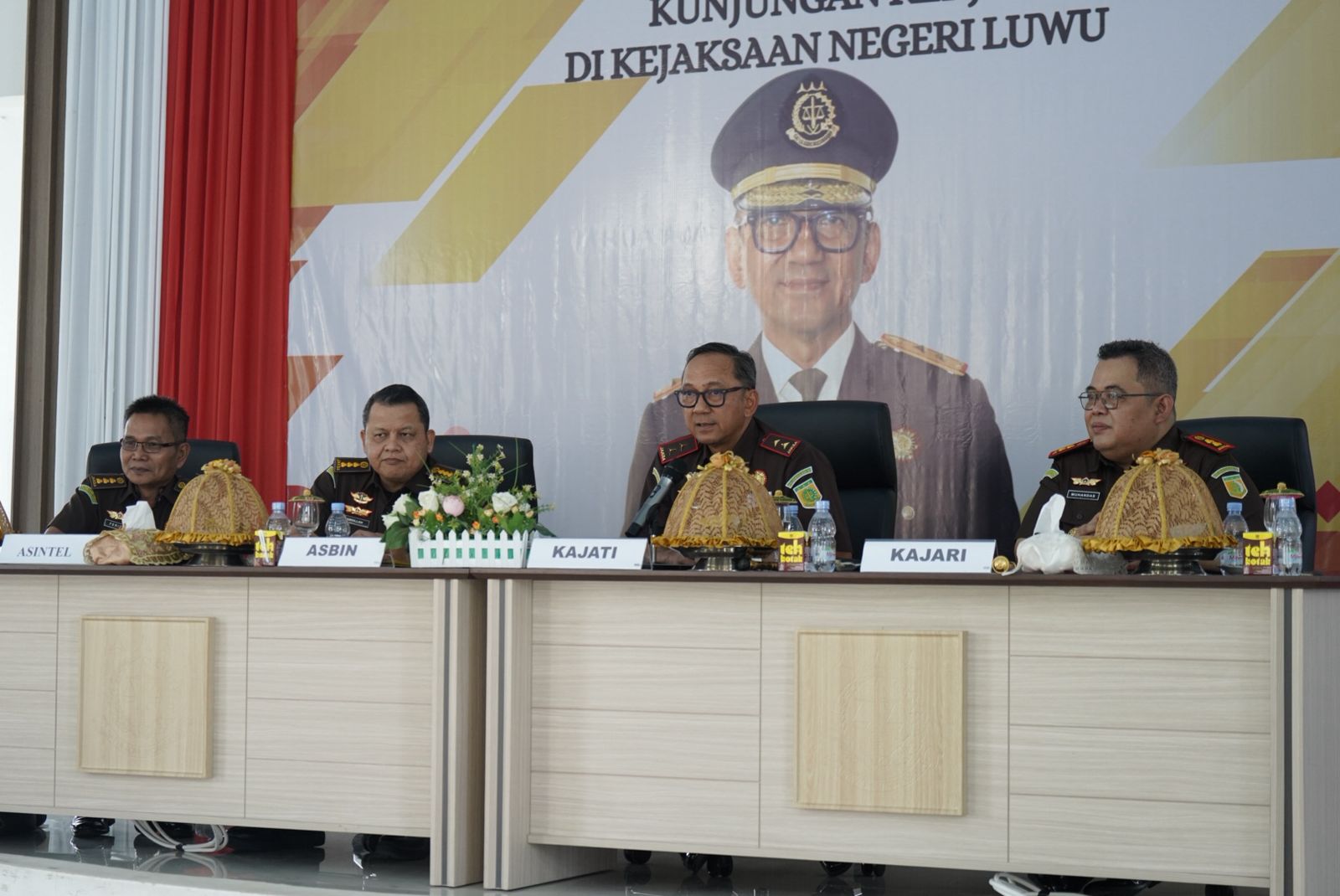 Kunjungan Kerja di Kejari Luwu Kajati Sulsel Sila Pulungan Tekankan Integritas Profesionalisme dan Kenyamanan Kerja