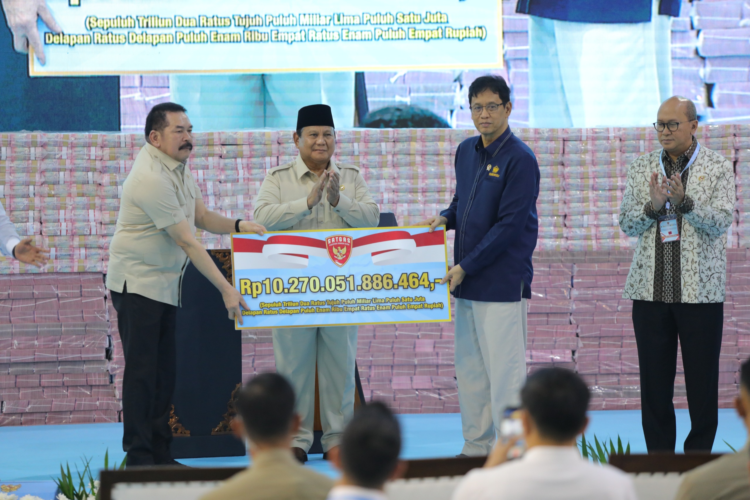 Penyerahan Uang Total Rp102 Triliun dan Penguasaan Kembali Kawasan Hutan Tahap VII oleh Satgas PKH