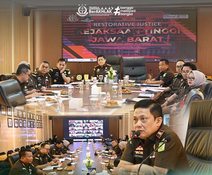 Komitmen Kejati Jabar Hadirkan Penegakan Hukum yang Adaptif dan Berkeadilan Kajati Jabar Menyetujui Permohonan Restorative Justice Kejaksaan Negeri Sumedang