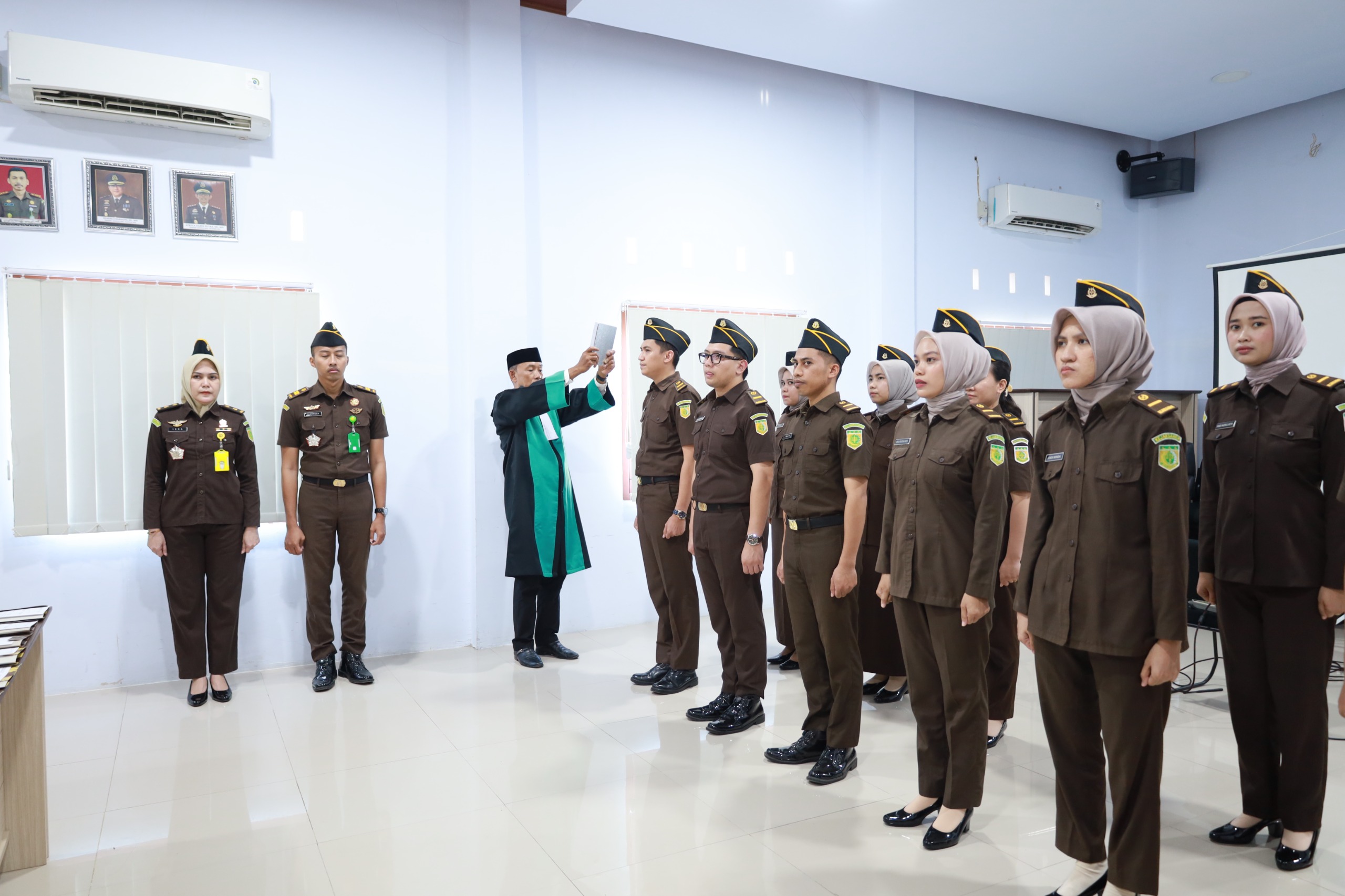 Pelantikan dan Pengambilan Sumpah CPNS menjadi PNS di Kejari Kepulauan Selayar