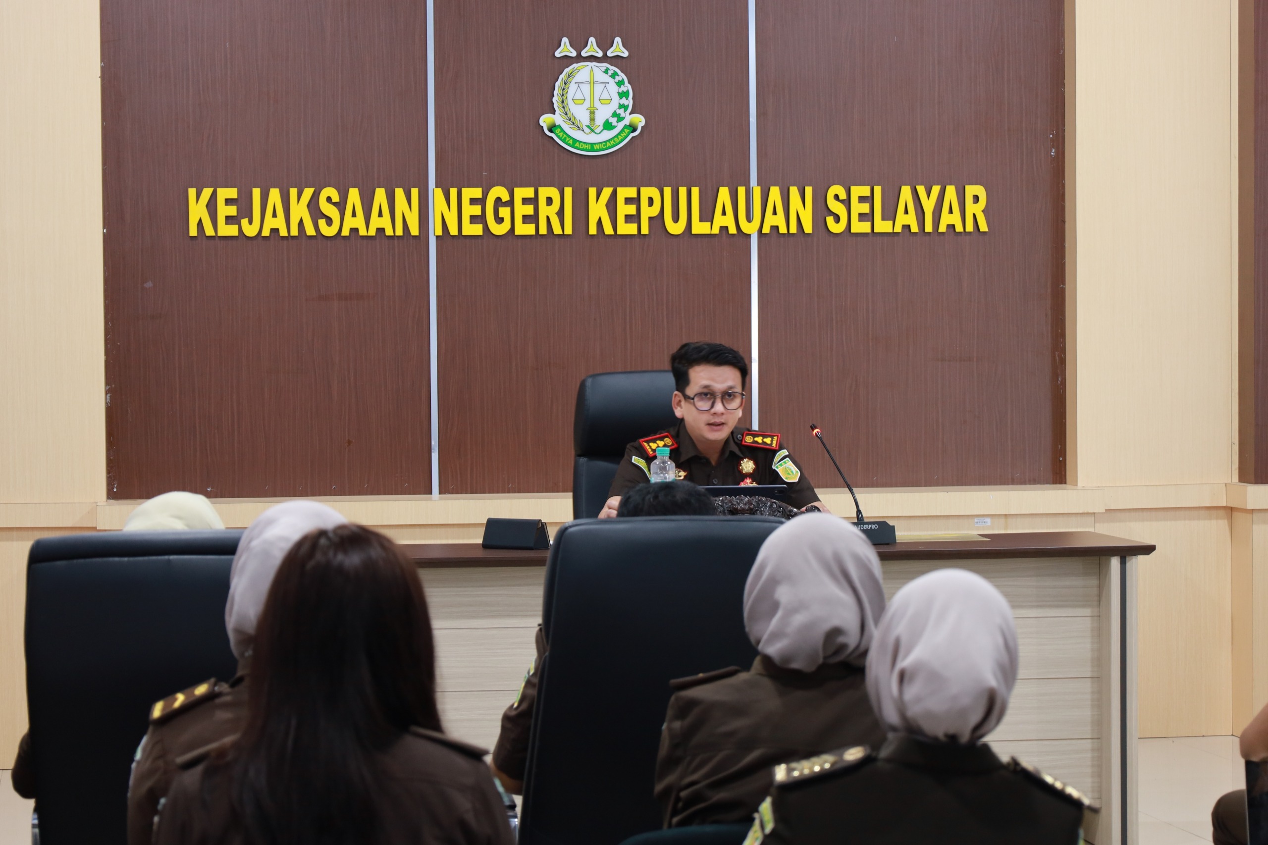 Rapat Staf Kejaksaan Negeri Kepulauan Selayar