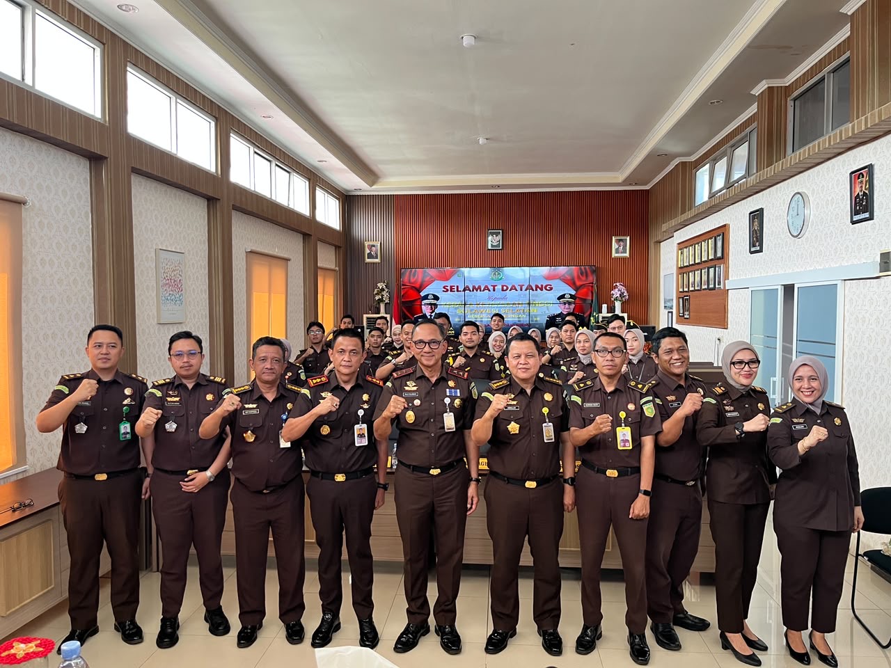 Evaluasi Kinerja Kejari Sinjai Kajati Sulsel Sila Pulungan Dorong Optimalisasi Pelaporan di Silabin dan MySimkari