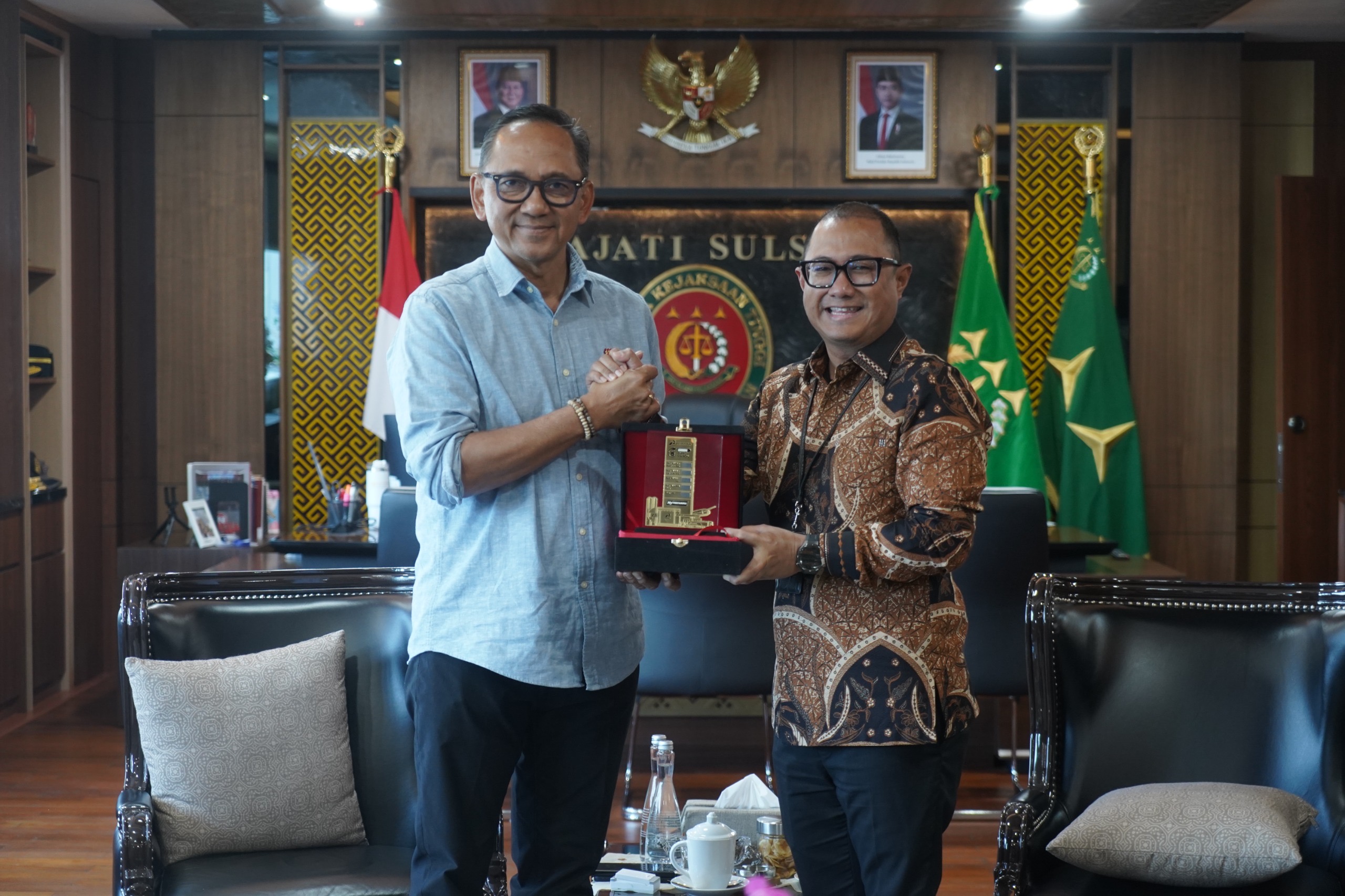 Terima Kunjungan Pertamina Patra Niaga Kajati Sulsel Siap Kawal Operasional Melalui Pendampingan Hukum