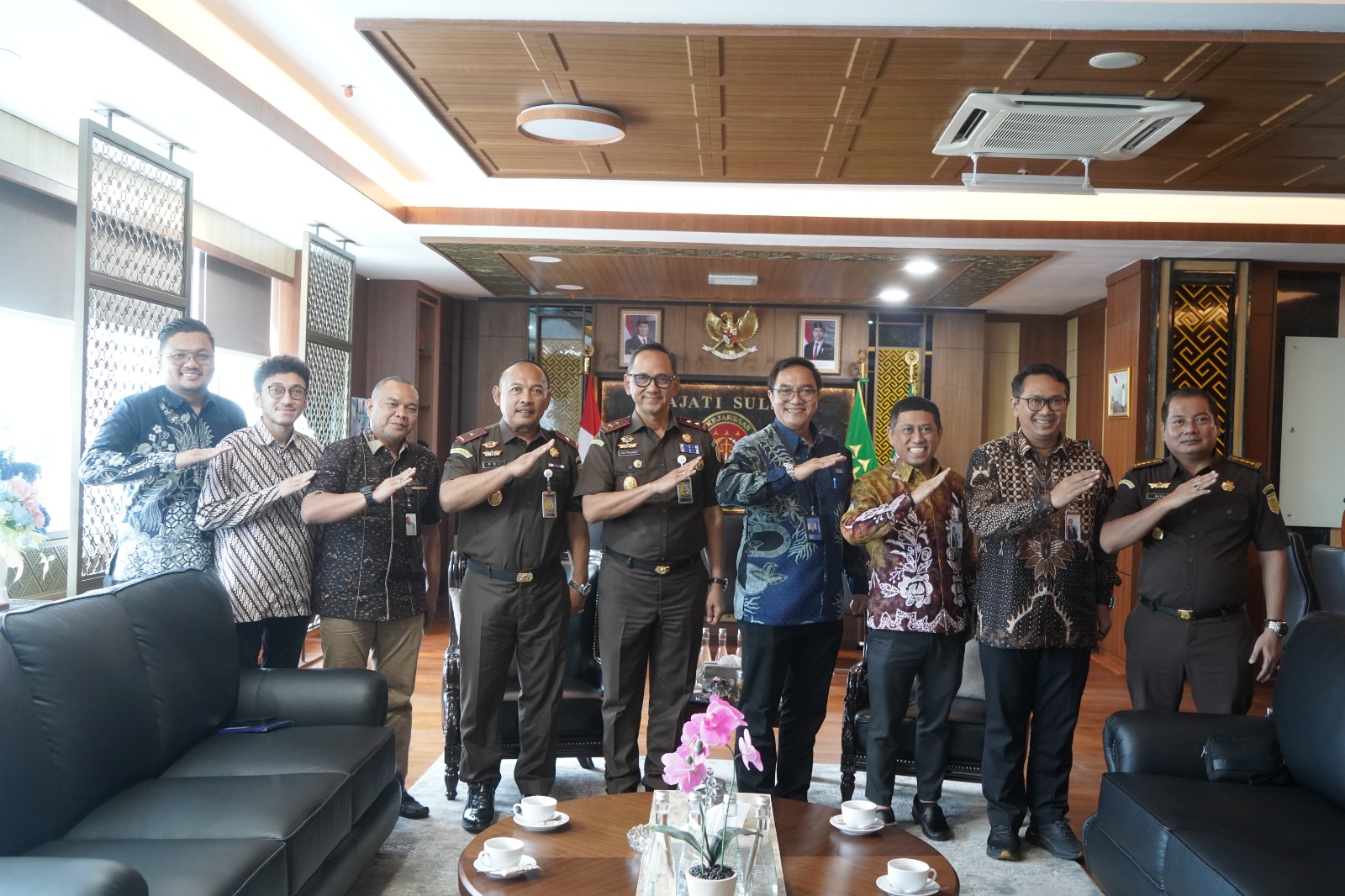 Terima Kunjungan PT Angkasa Pura Indonesia Kejati Sulsel Siap Perkuat Sinergi Pendampingan Hukum