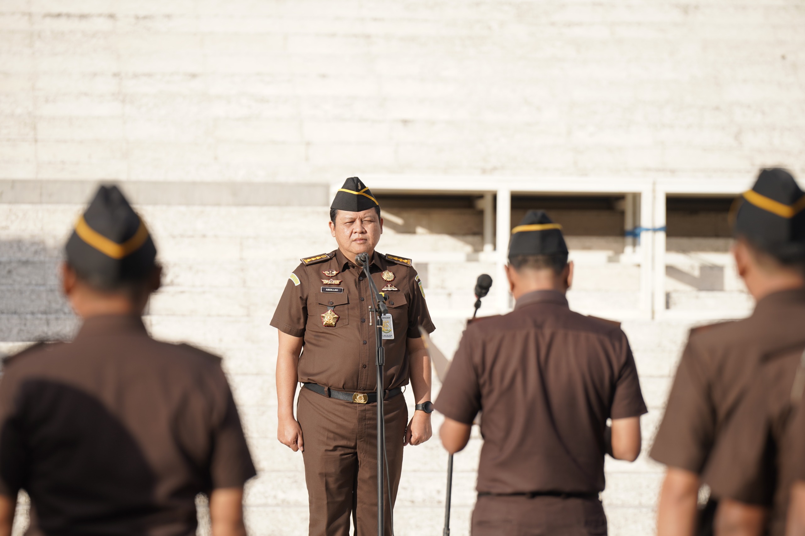 Pimpin Apel Pagi Senin 15 Juni Asbin Kejati Sulsel Dorong Optimalisasi MySimkari dan Sipede