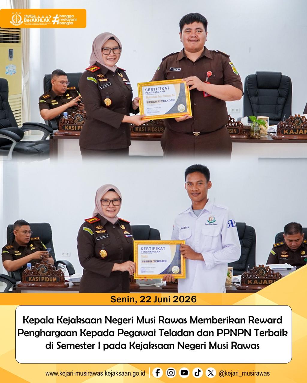 Kepala Kejaksaan Negeri Musi Rawas Dr Ema Siti Huzaemah Ahmad SH MH memberikan reward penghargaan kepada pegawai teladan dan PPNPN terbaik di SemesterI pada Kejaksaan Negeri Musi Rawas