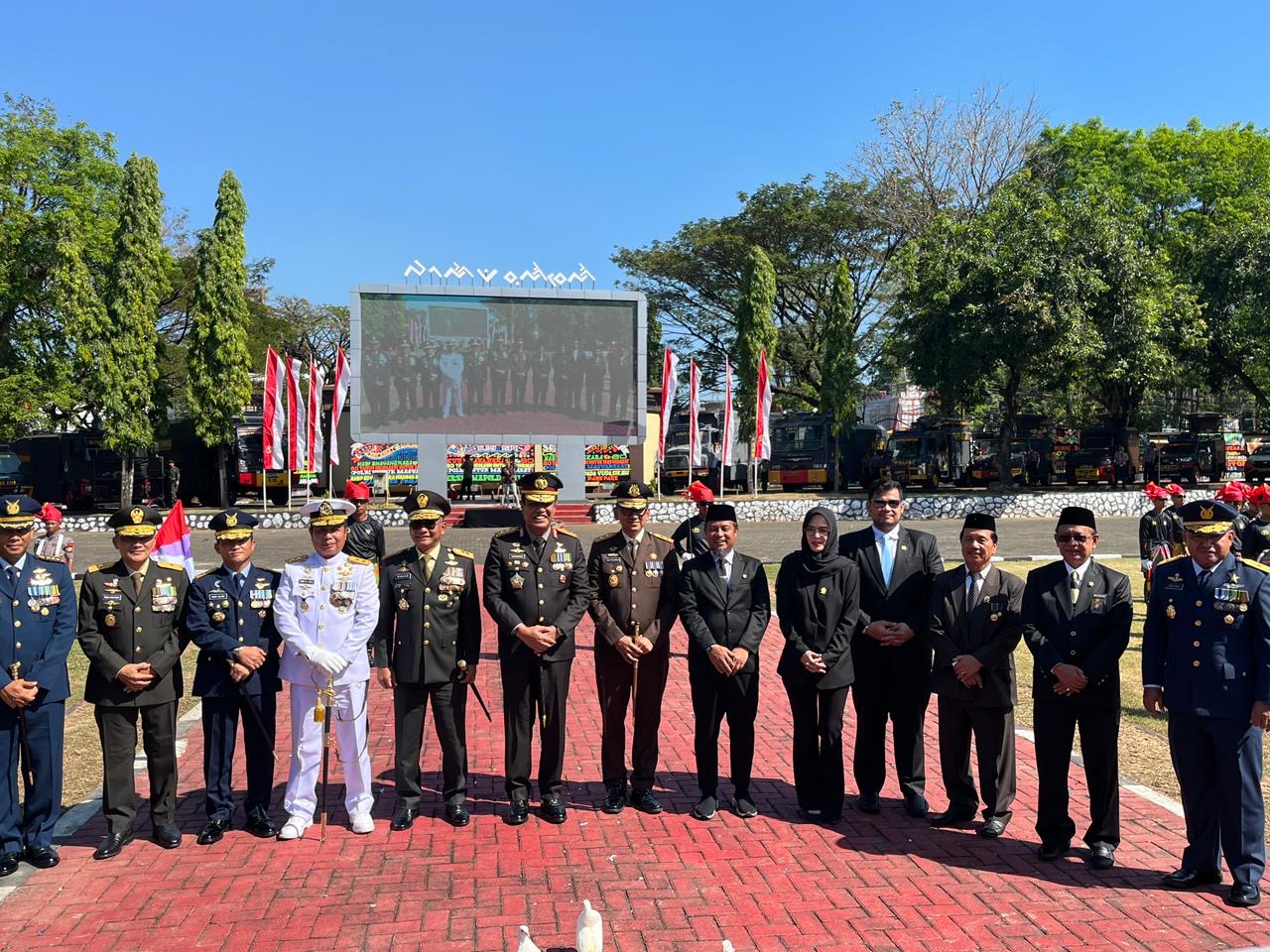 Kajati Sulsel Sila Pulungan Hadiri Puncak HUT Bhayangkara ke-80 Perkuat Sinergi Penegak Hukum di Sulsel