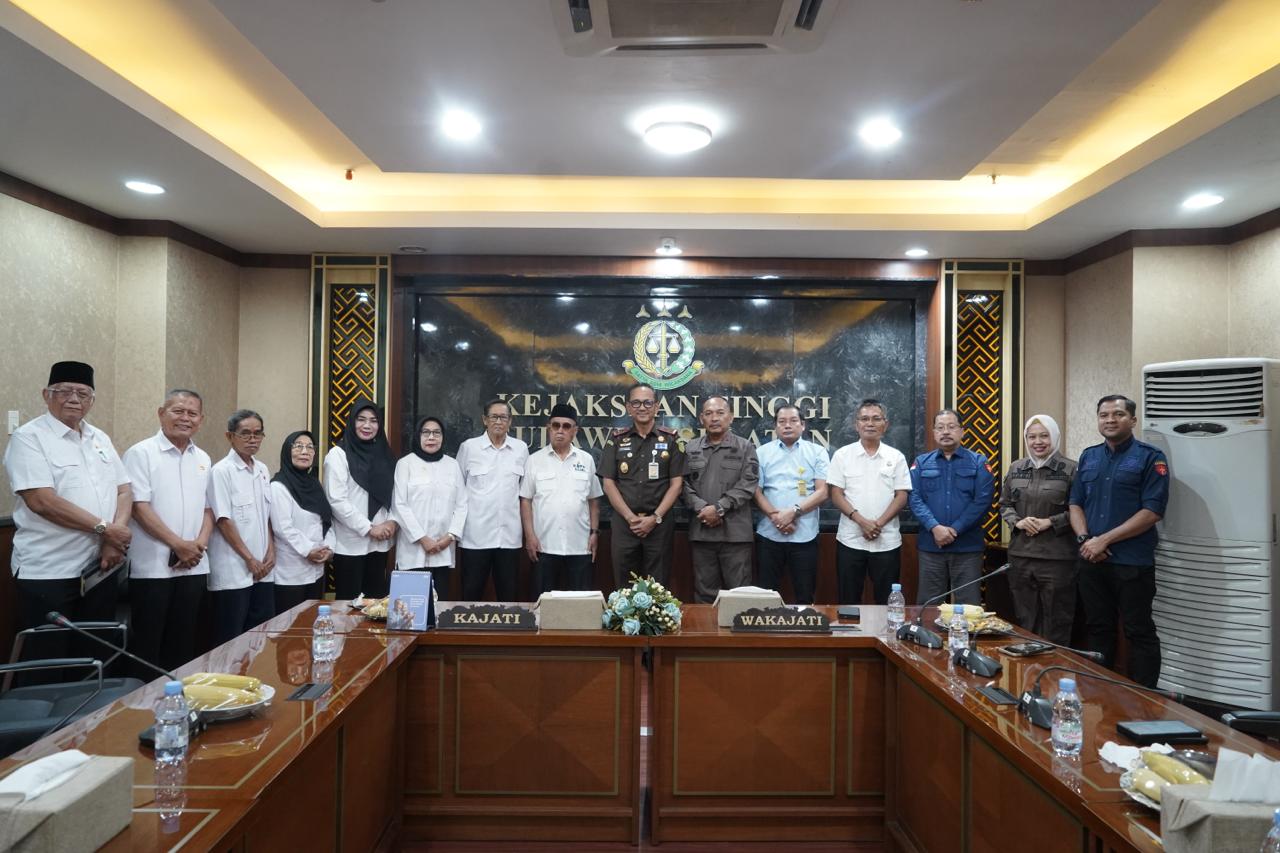Terima Kunjungan KBPA Sulsel Kajati Sila Pulungan Tegaskan Purnawirawan Sebagai Tiga Pilar Utama Institusi