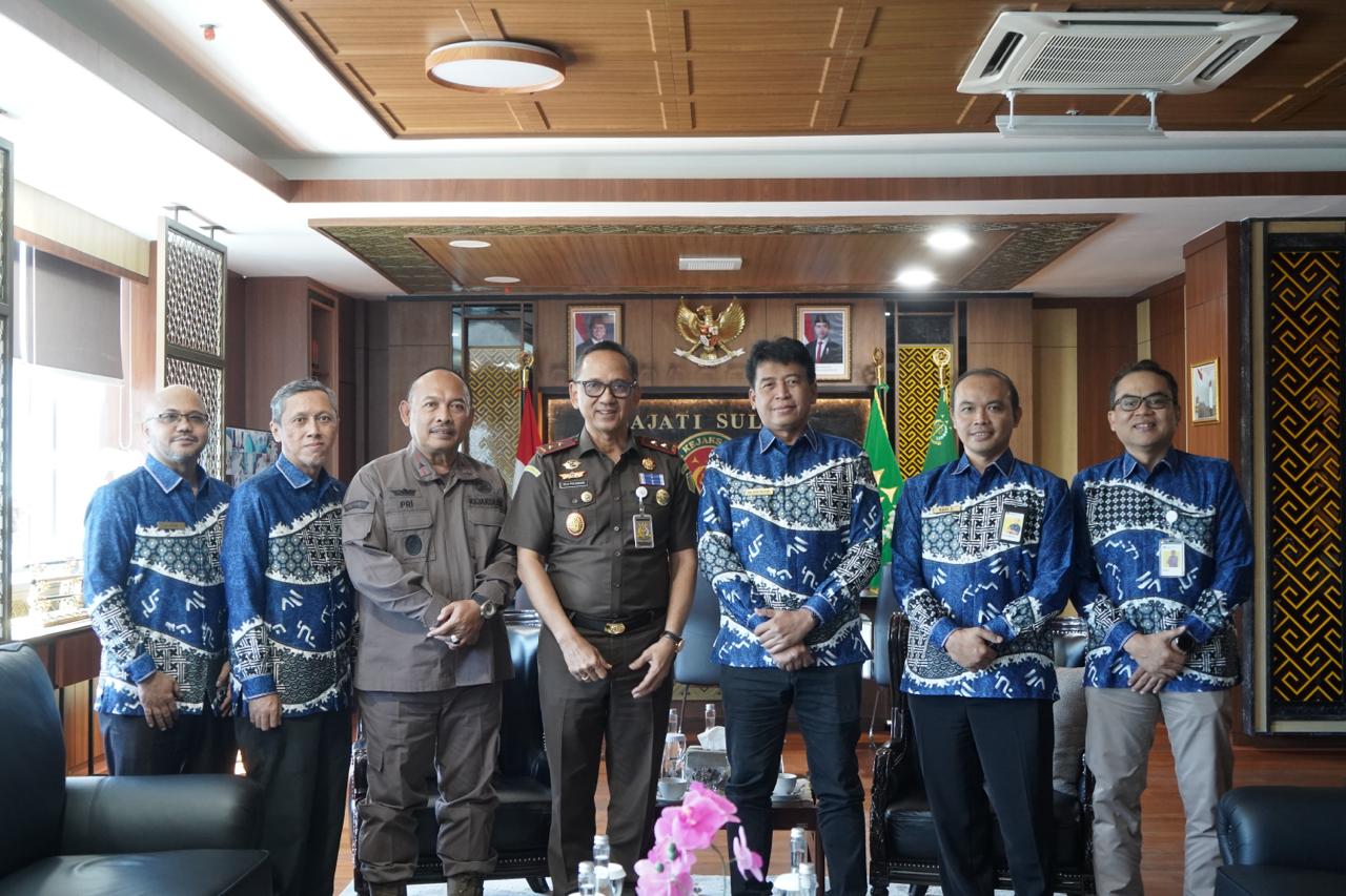 Perkuat Penegakan Hukum Sektor Pajak Kajati Sulsel Sila Pulungan Terima Kunjungan Kakanwil DJP Sulselbartra