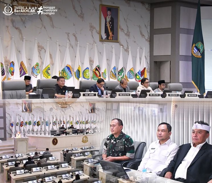 Komitmen Mengawal Tata Kelola Keuangan Daerah Wakil Kepala Kejaksaan Tinggi Jawa Barat Hadiri Rapat Paripurna DPRD Provinsi Jawa Barat