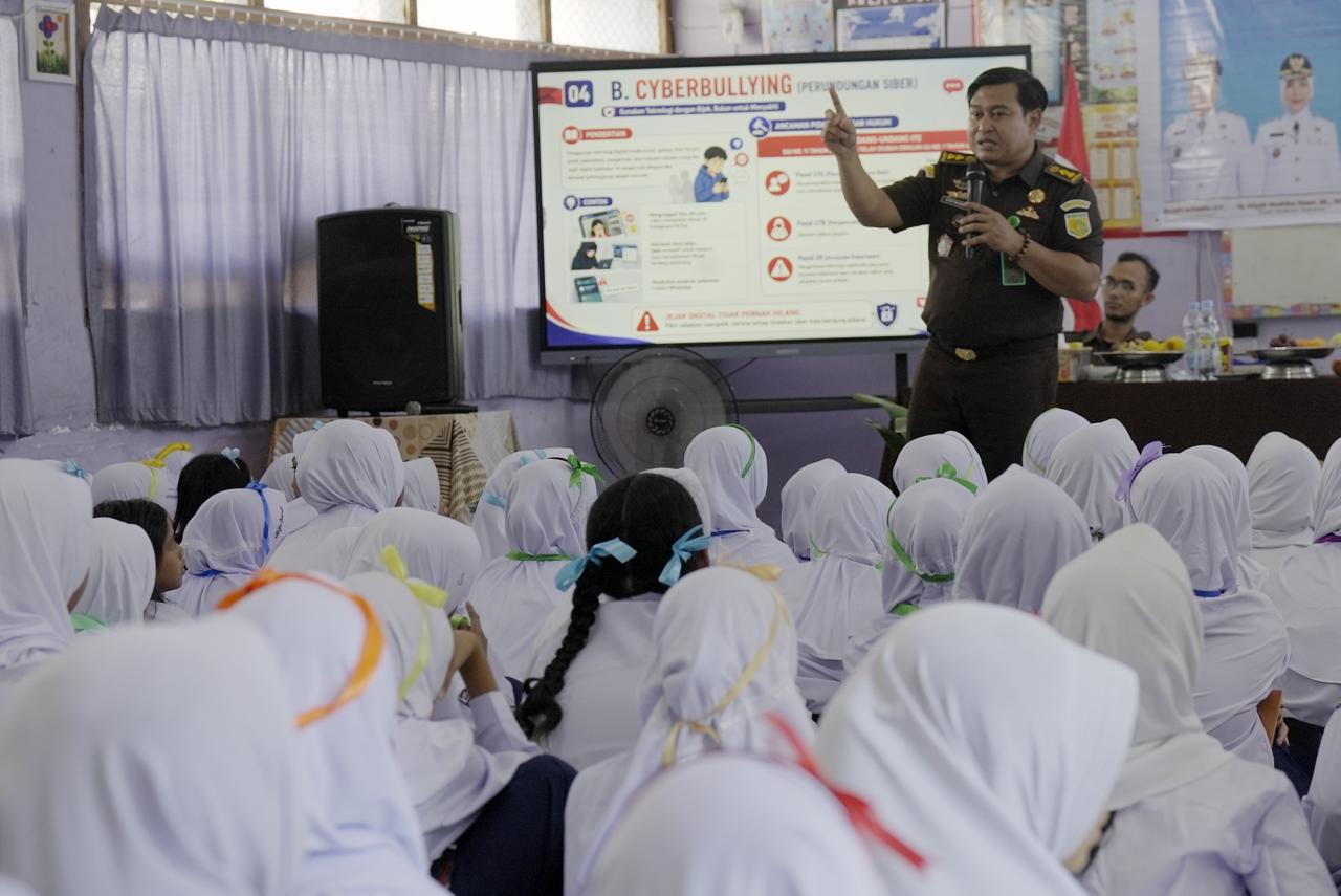 Sambut Siswa Baru SMPN 46 Makassar JMS Kejati Sulsel Tanamkan Kesadaran Hukum dan Anti Korupsi Sejak Dini