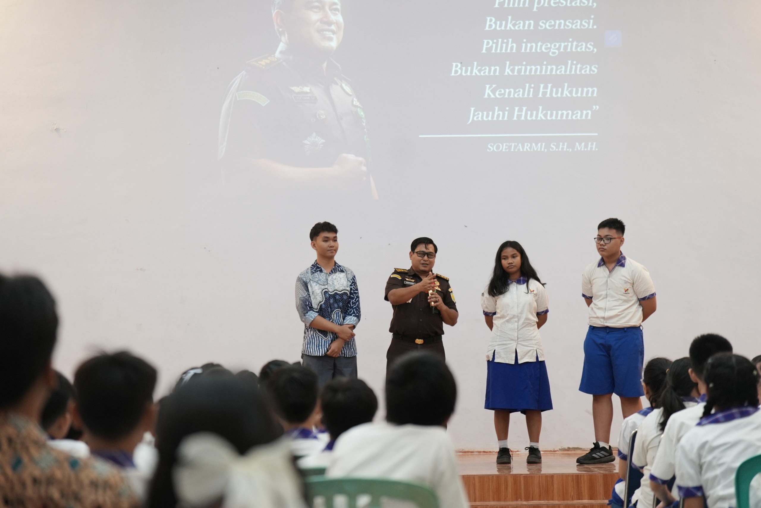 Edukasi UU Perlindungan Anak Kejati Sulsel Beri Penyuluhan Hukum kepada Siswa Sekolah Kalam Kudus
