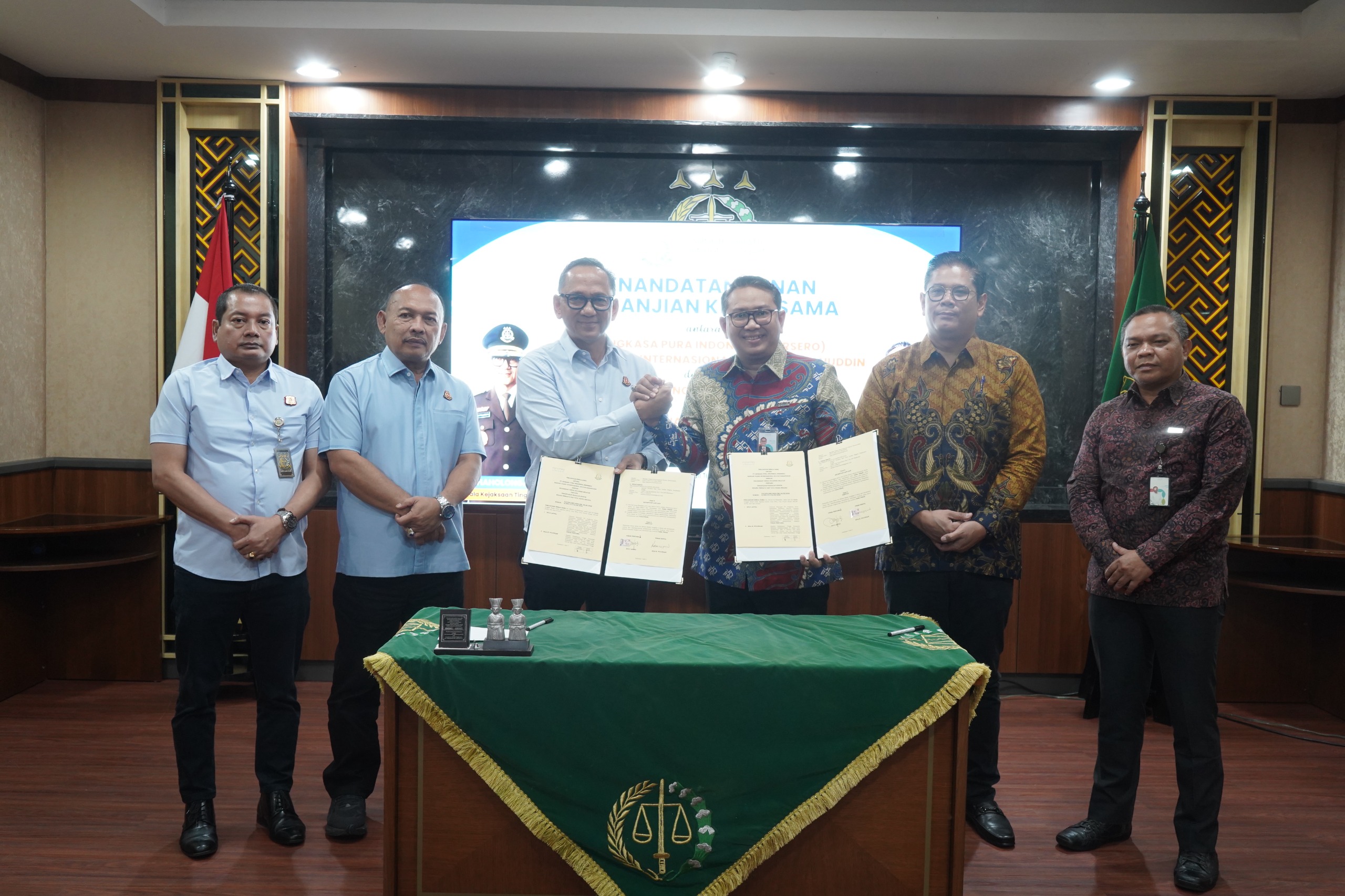 Perkuat Tata Kelola dan Mitigasi Risiko Hukum Kejati Sulsel Teken PKS dengan PT Angkasa Pura Indonesia Bandara Sultan Hasanuddin