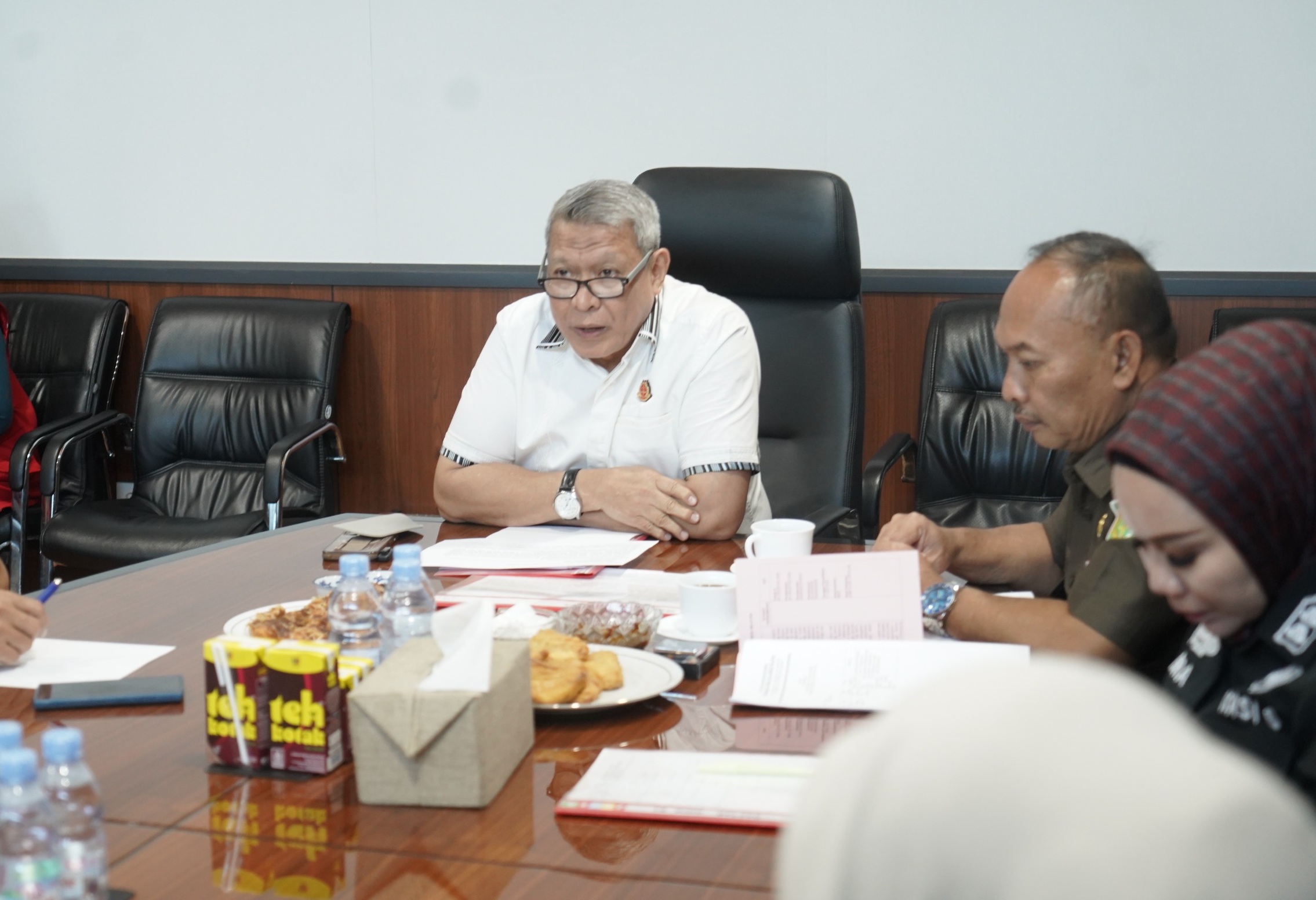 Hari Pertama Bertugas Kajati Sulsel Muhammad Syarifuddin Tancap Gas Pimpin Ekspose dan Setujui Keadilan Restoratif Kasus KDRT Kejari Jeneponto