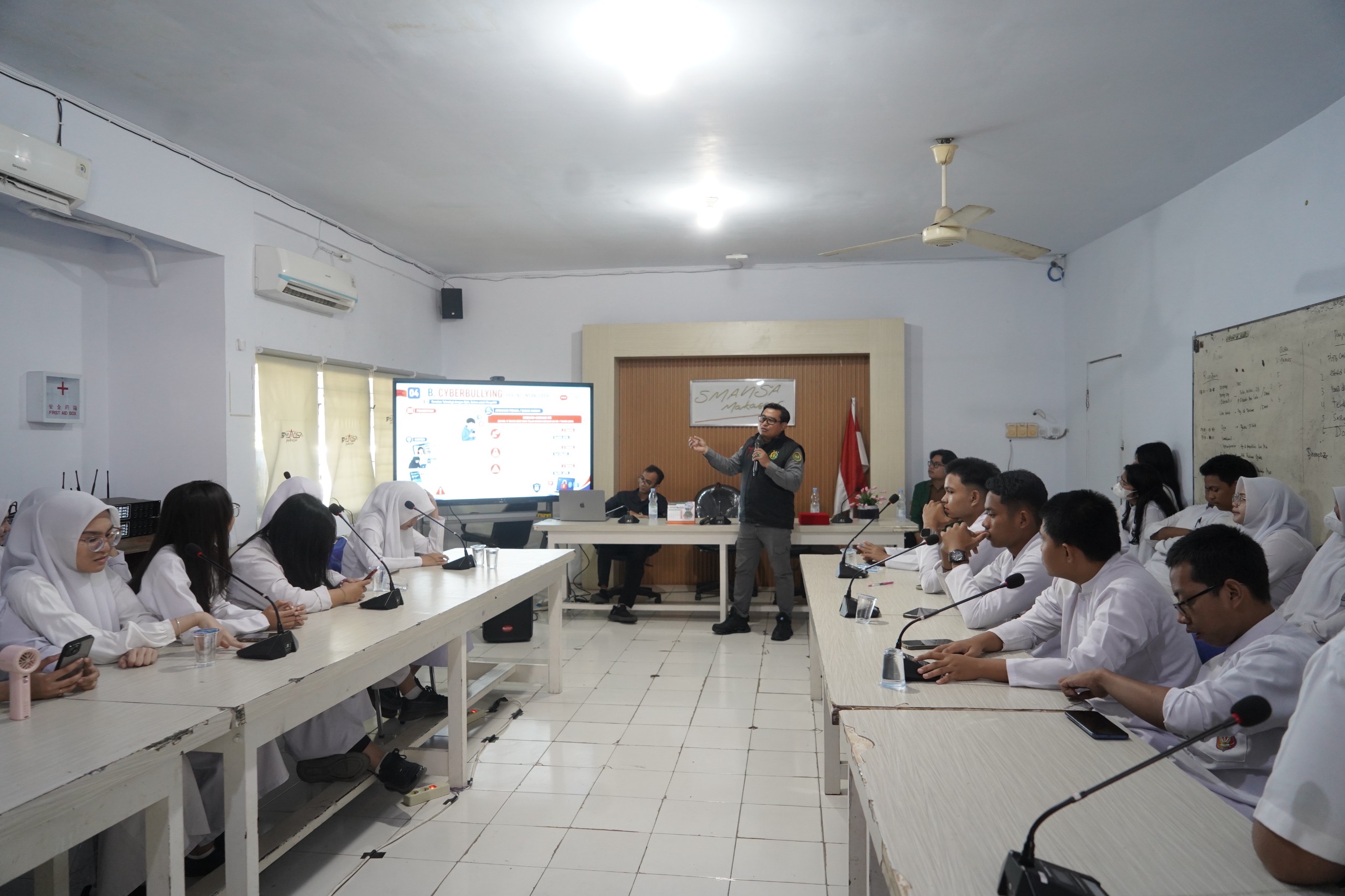 Lewat Program JMS di SMAN 1 Makassar Kejati Sulsel Ingatkan Pelajar Soal Bahaya Narkoba Hingga Cyberbullying