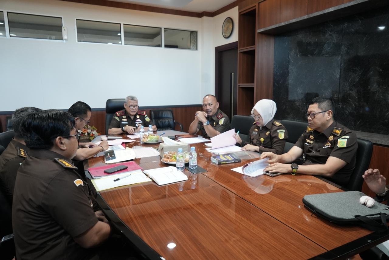 Kembalikan Kerugian Ratusan Juta Rupiah Kasus Penggelapan Dua Sales Perusahaan Berakhir Damai Melalui RJ Kejati Sulsel