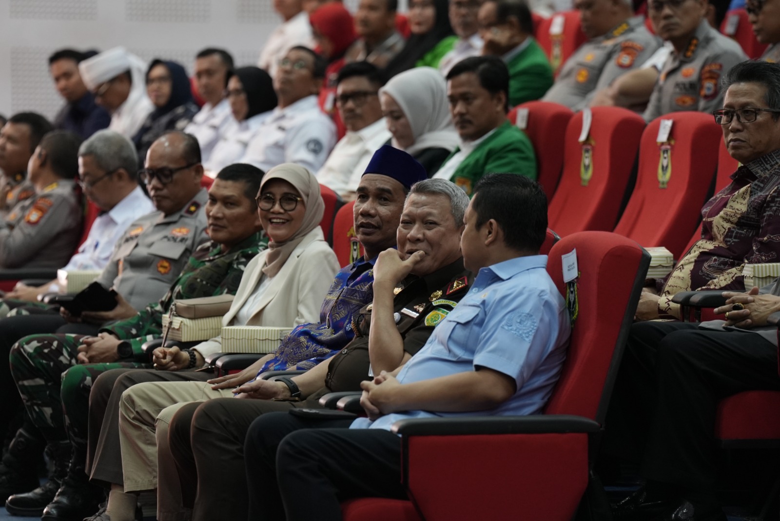 Kajati Sulsel Muhammad Syarifuddin Hadiri Peresmian Pusat Studi Kepolisian Unhas Dukung Kolaborasi Riset Penegakan Hukum