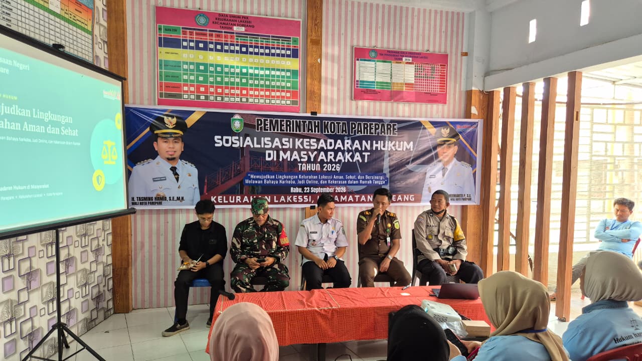 Sinergi Nyata Bangun Kesadaran Hukum Kejari Parepare Berikan Penyuluhan Bahaya Narkoba Judol hingga KDRT di Kelurahan Lakessi