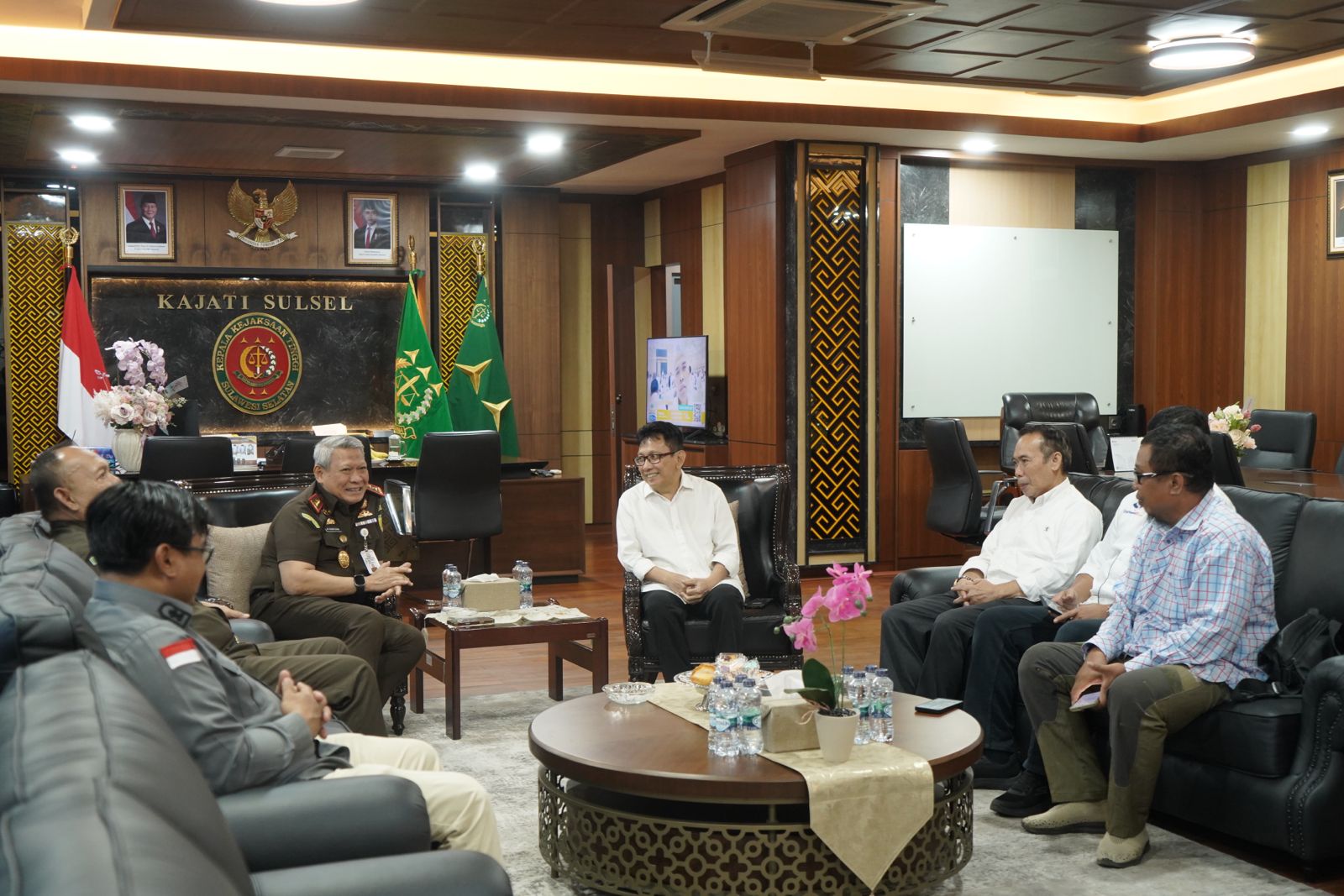 Terima Kunjungan PWI Sulsel Kajati Muhammad Syarifuddin Harap Media Jadi Jembatan Informasi Penegakan Hukum