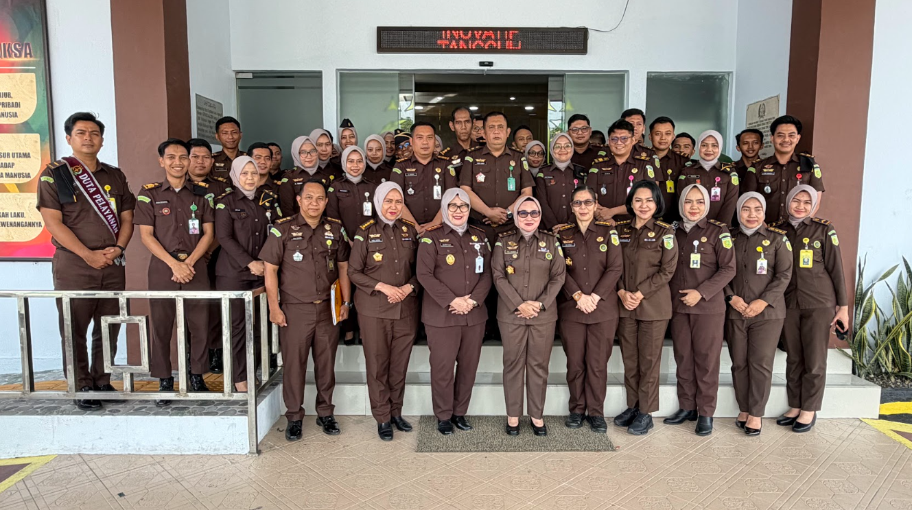 Sekretaris Jaksa Agung Muda Pembinaan Laksanakan Verifikasi Lapangan Pembangunan Zona Integritas Menuju WBKWBBM di Kejari Parepare
