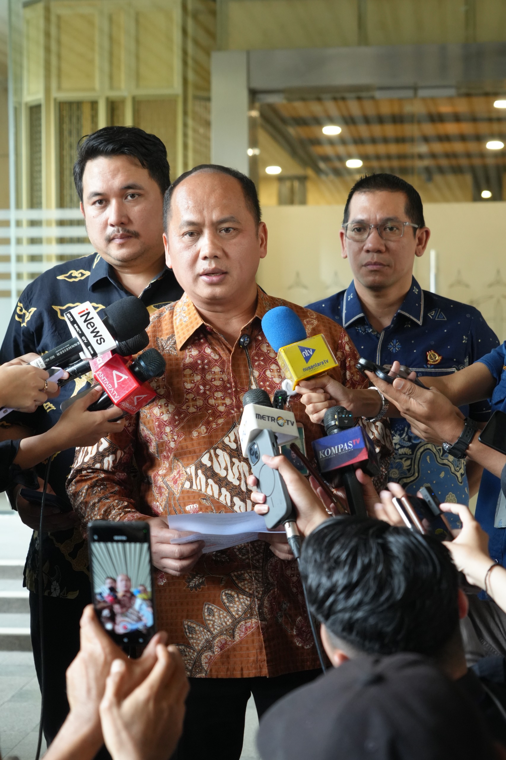 JAM PIDMIL Tetapkan 5 Tersangka Perkara Pengadaan Motor Listrik di BGN