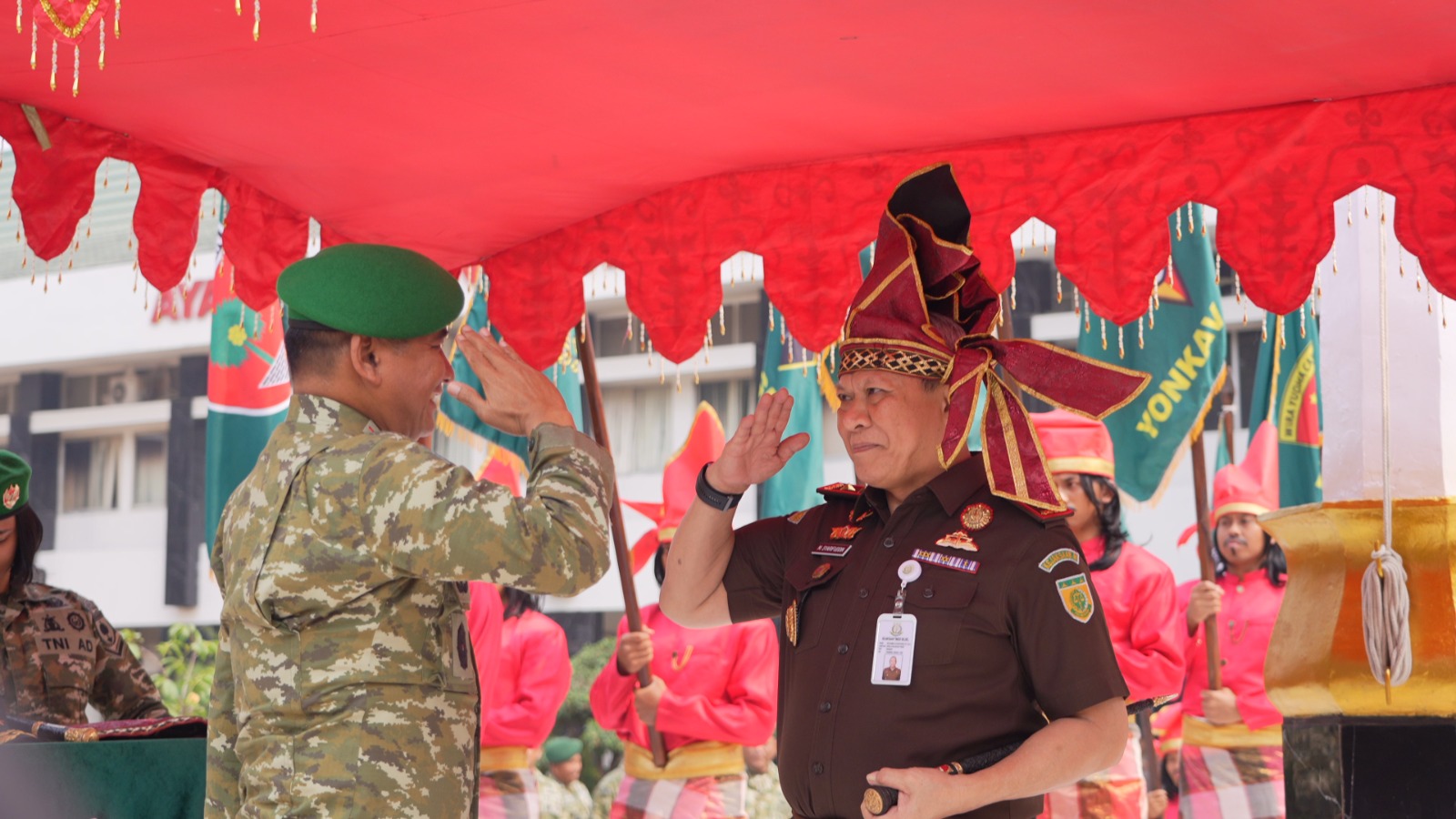 Resmi Jadi Warga Kehormatan Kodam Hasanuddin Kajati Sulsel Muhammad Syarifuddin Komitmen Jaga Integritas Mengabdi di Kampung Halaman