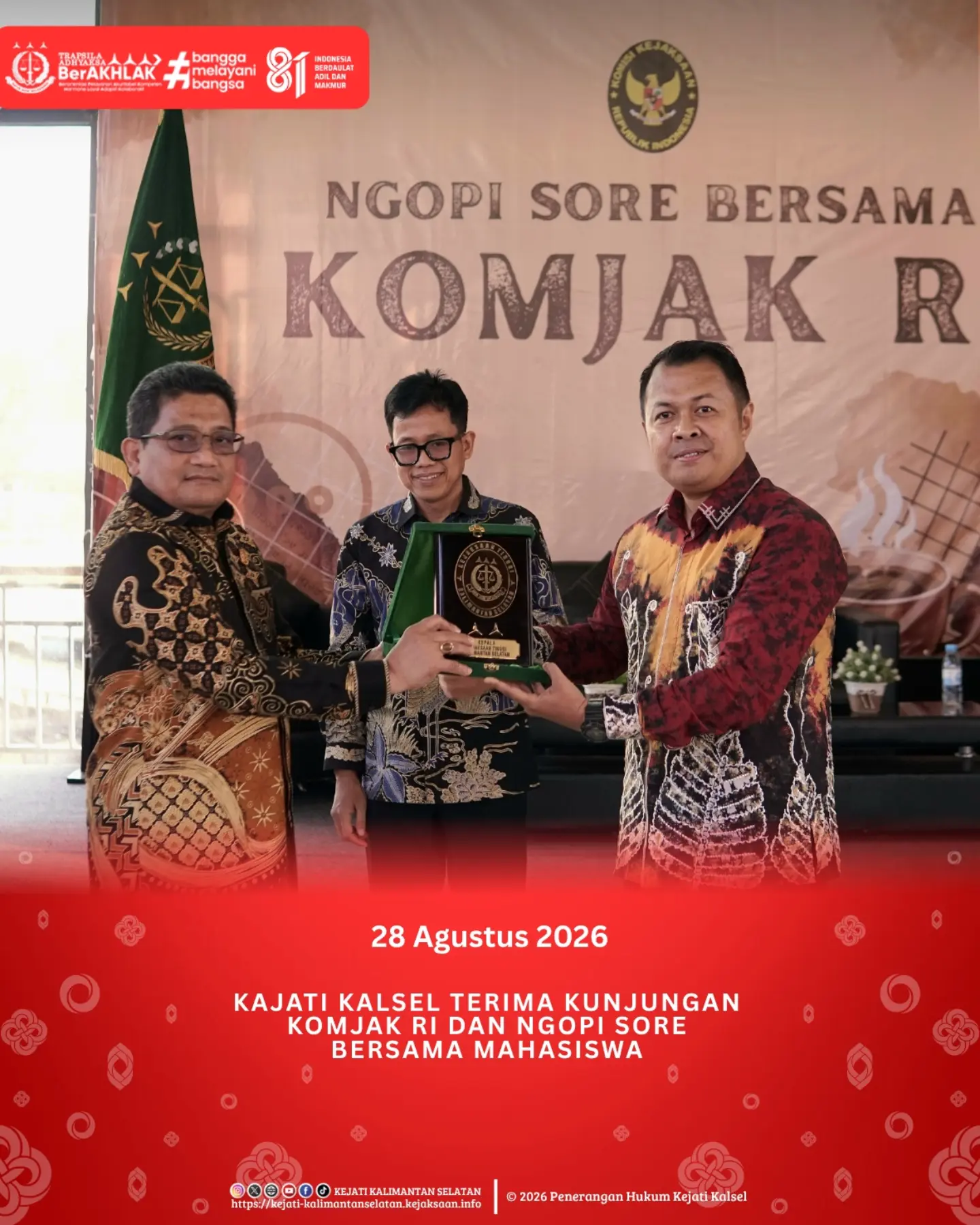 Kepala Kejaksaan Tinggi Kalimantan Selatan Sukarman Sumarinton SH MH bersama Ketua Komisi Kejaksaan Republik Indonesia Prof