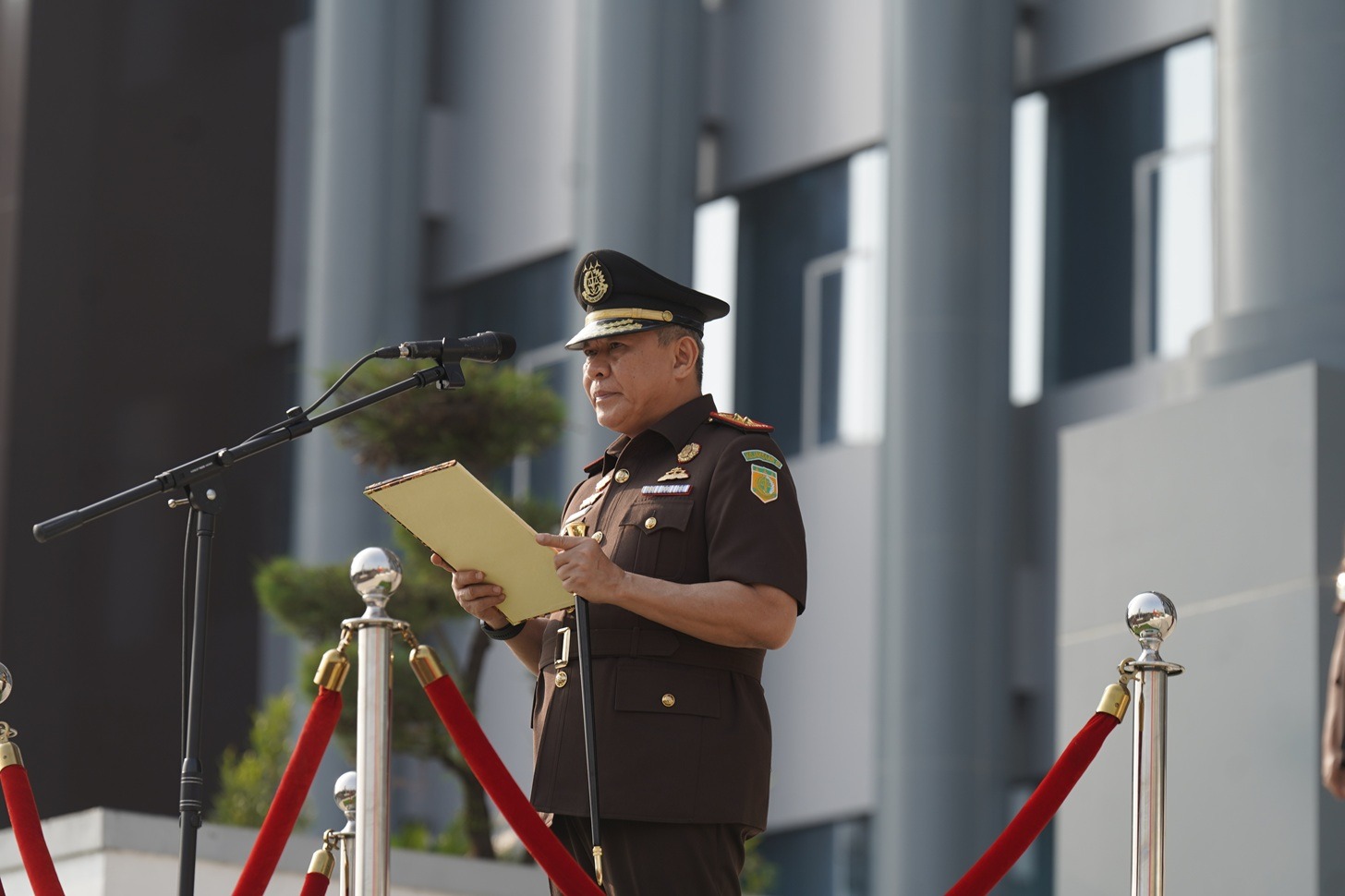 Pimpin Upacara Sumpah Pemuda ke-98 Kajati Sulsel Muhammad Syarifuddin Sampaikan 4 Pesan Jaksa Agung untuk Insan Adhyaksa